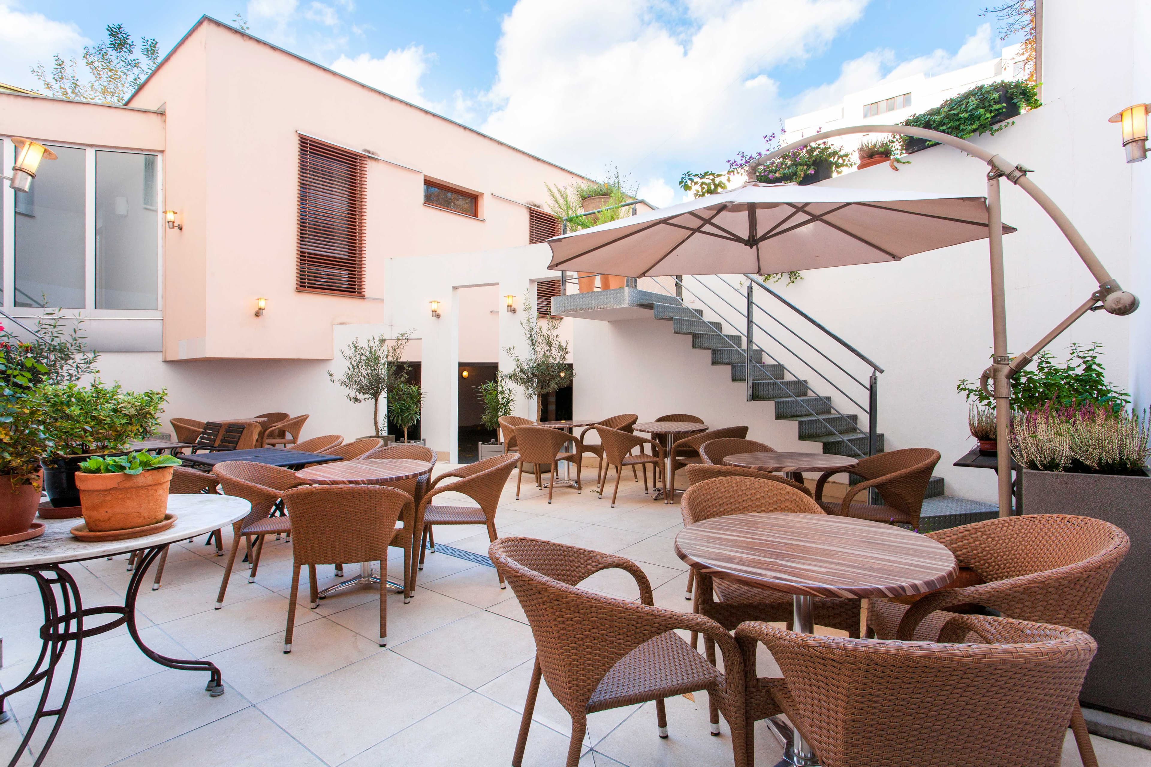 Hotel Carol Ansicht 2