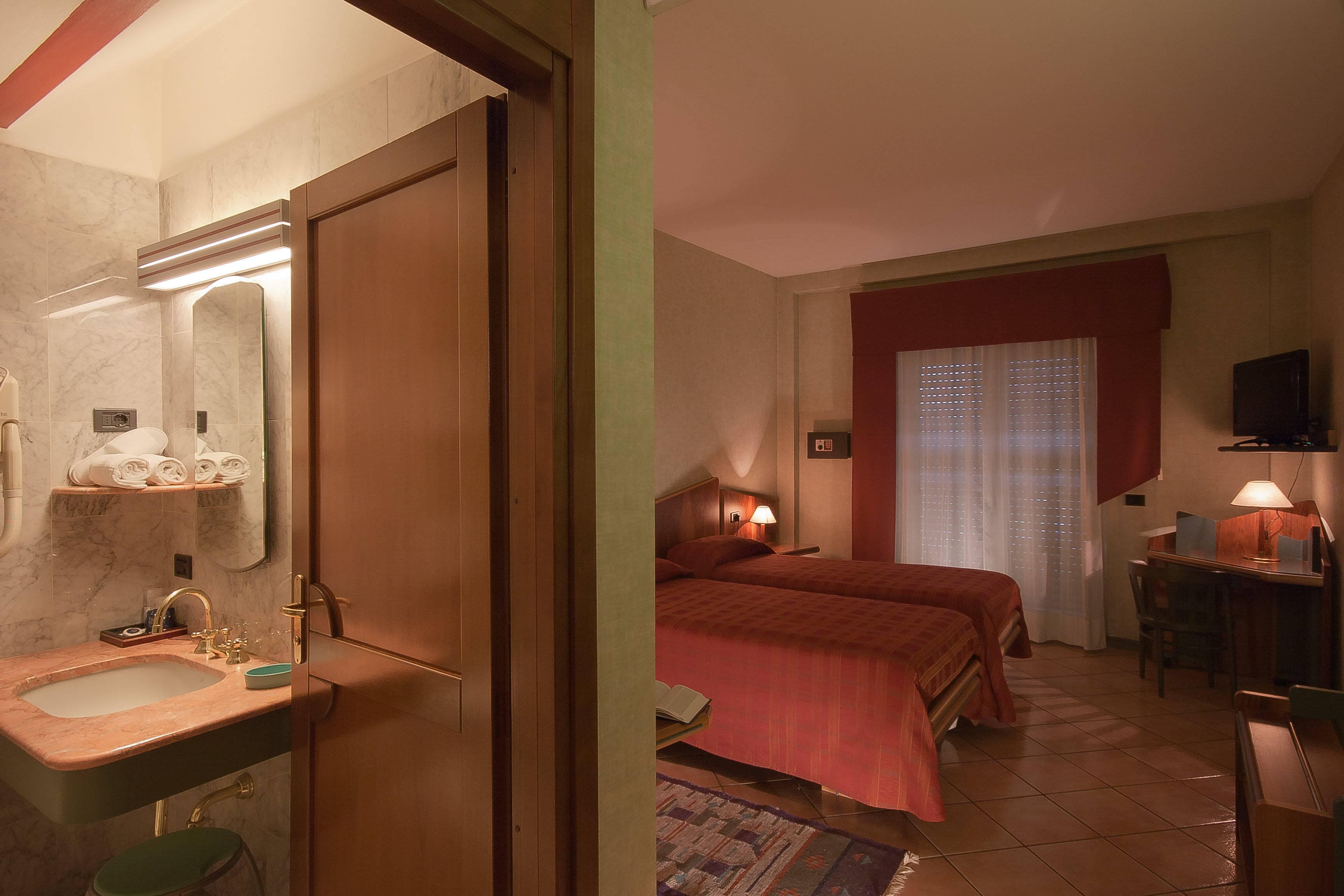 Hotel Sunflower Ansicht 4