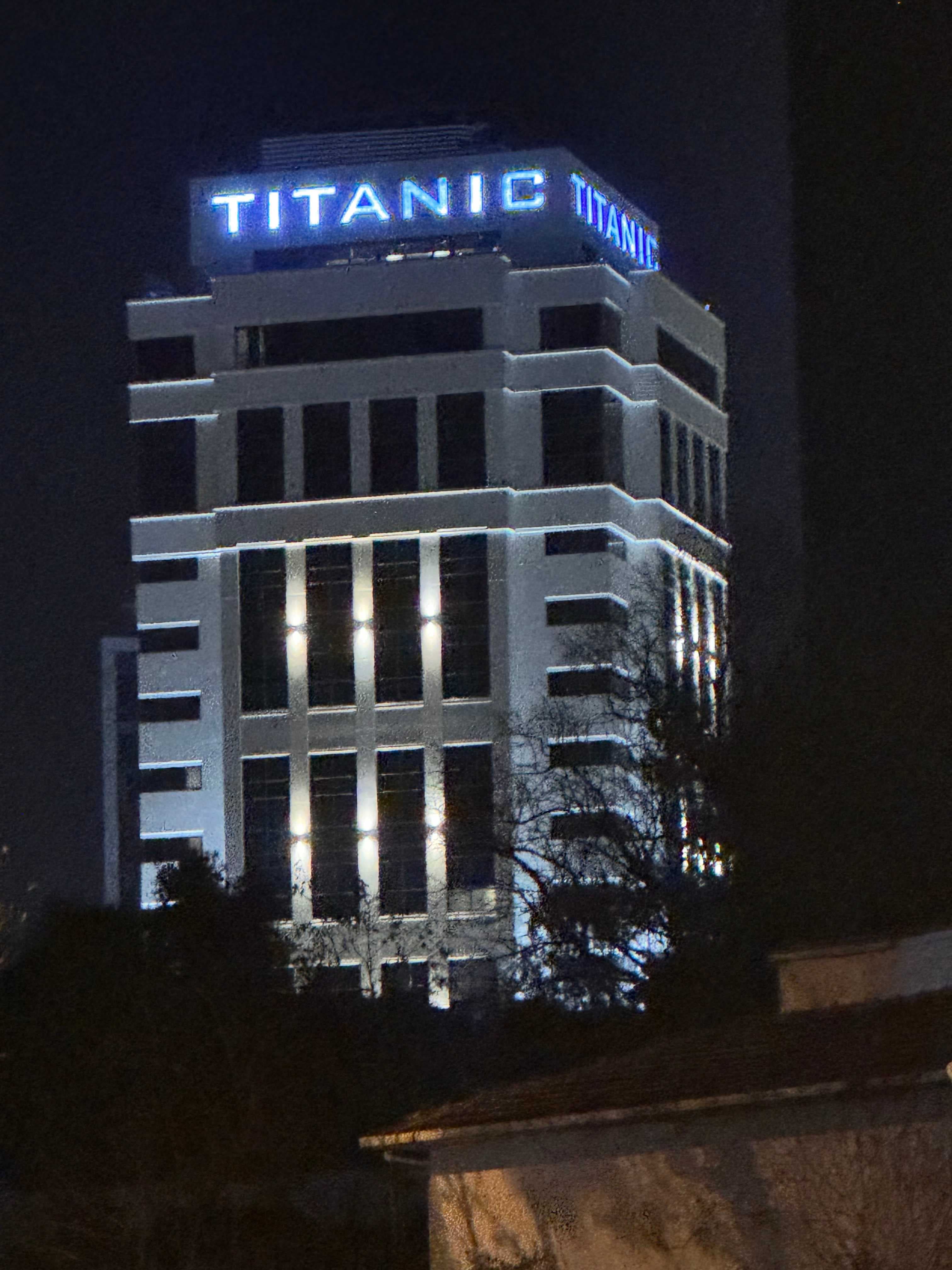 Titanic Business Kartal Ansicht 2