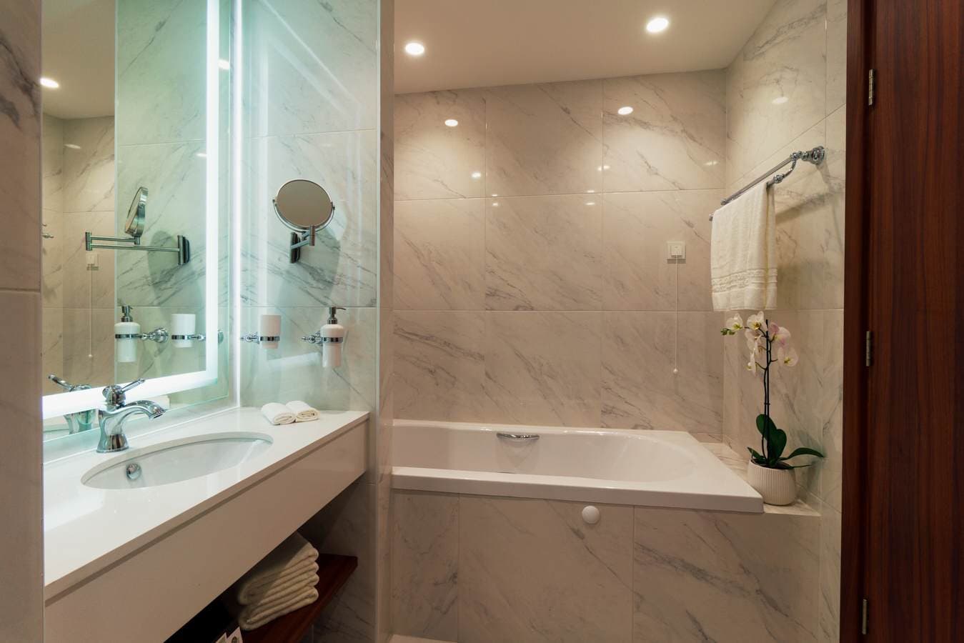 Astor Garden Hotel Ansicht 6