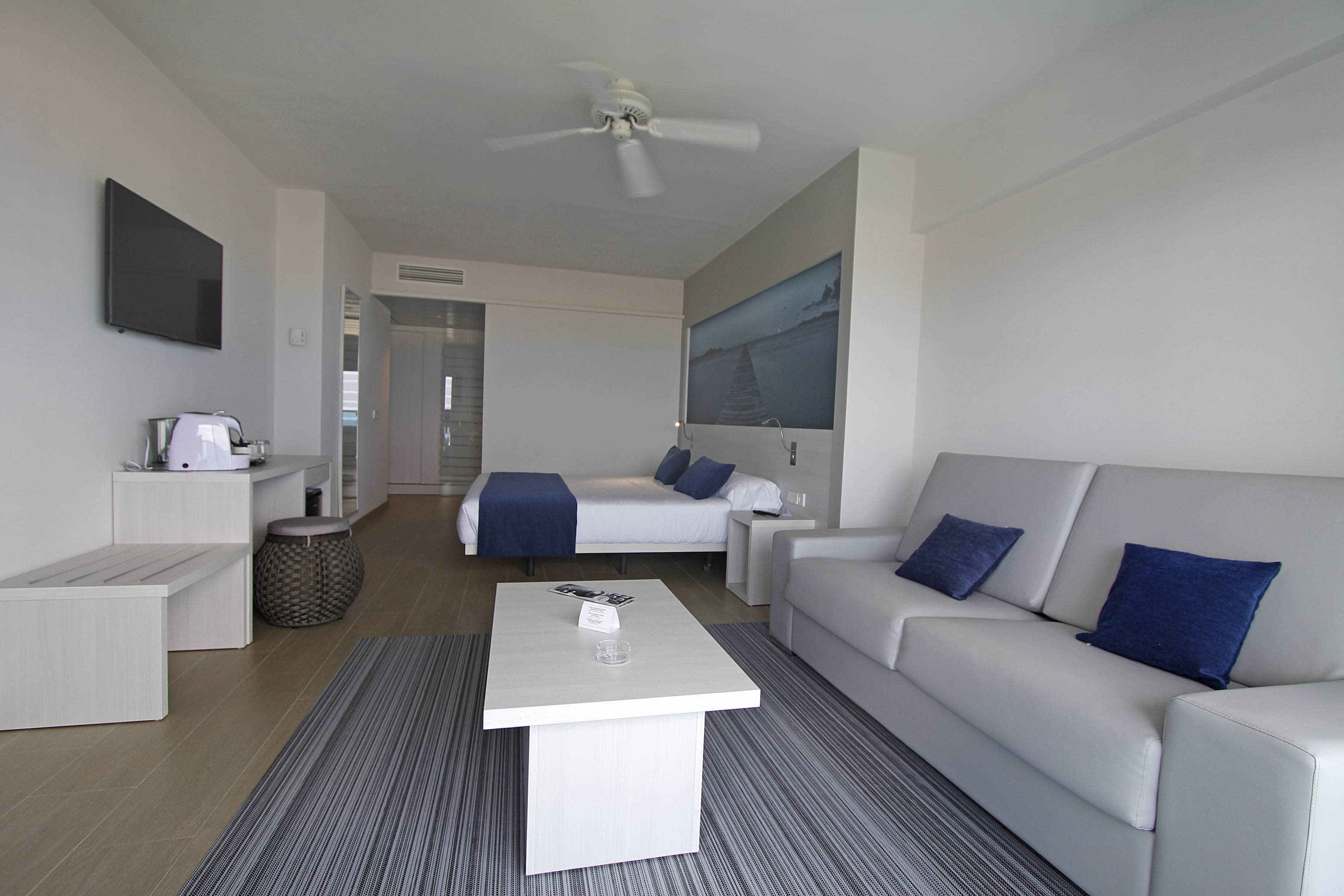 BG Tonga Tower Design Hotel & Suites Ansicht 4