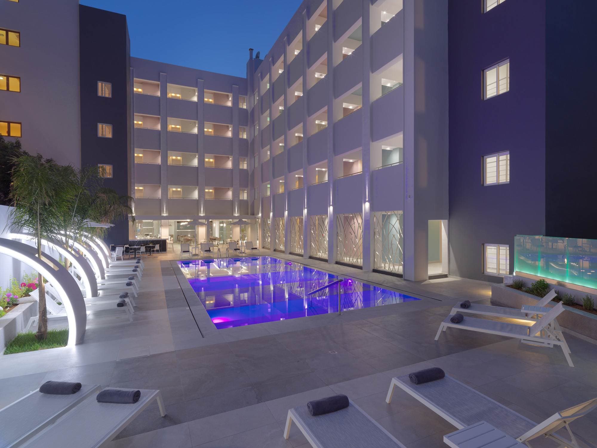 Melrose Hotel