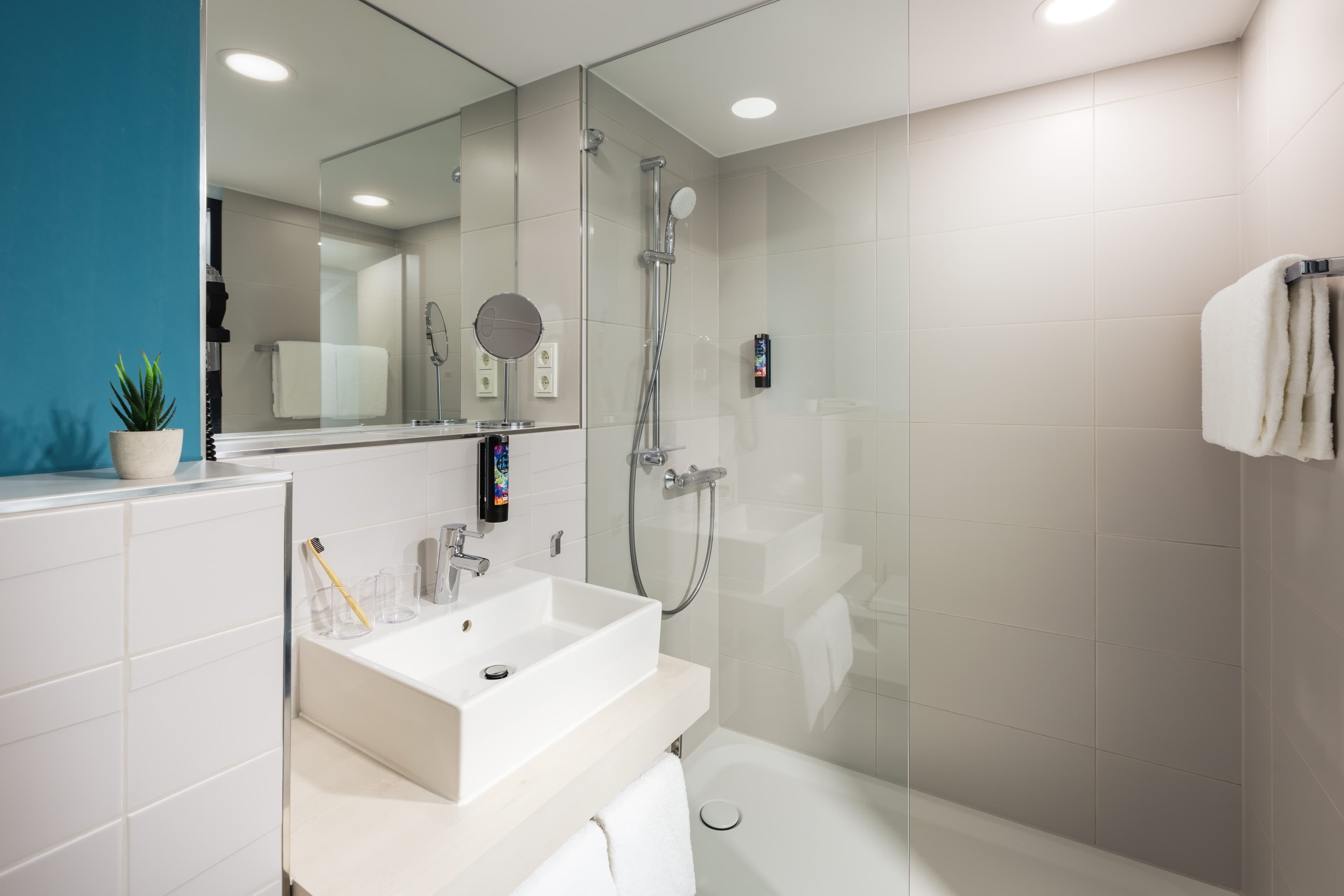 Holiday Inn - the niu, Seven Dusseldorf Ost Ansicht 9