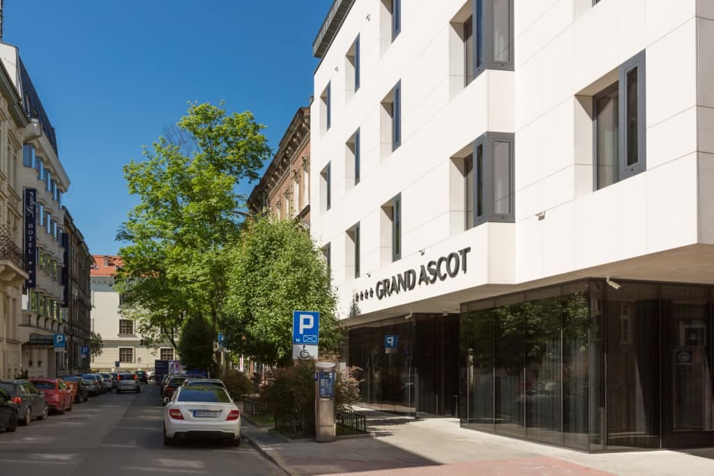Grand Ascot Hotel