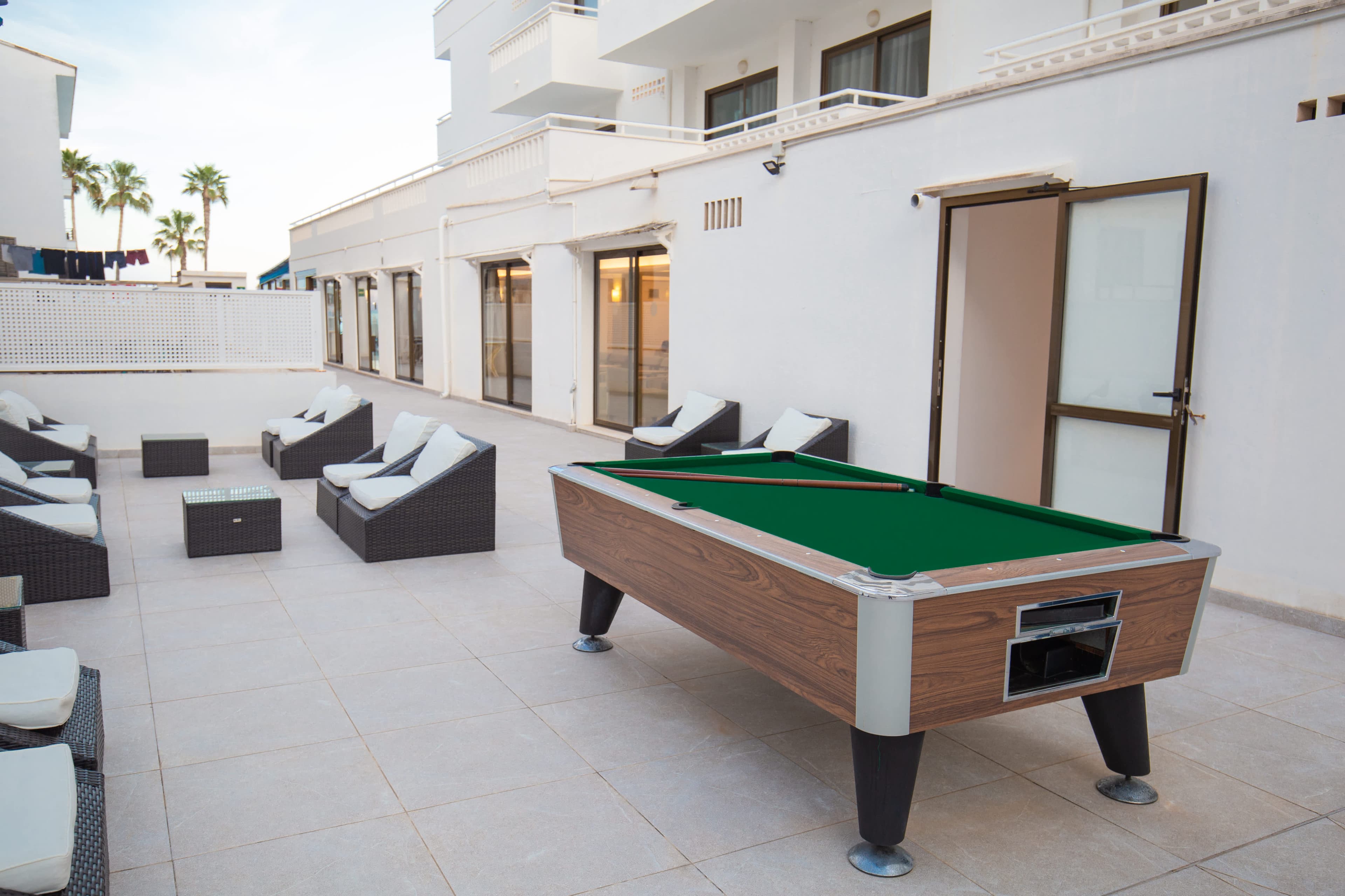 R2 Veronica Beach Hotel Ansicht 8