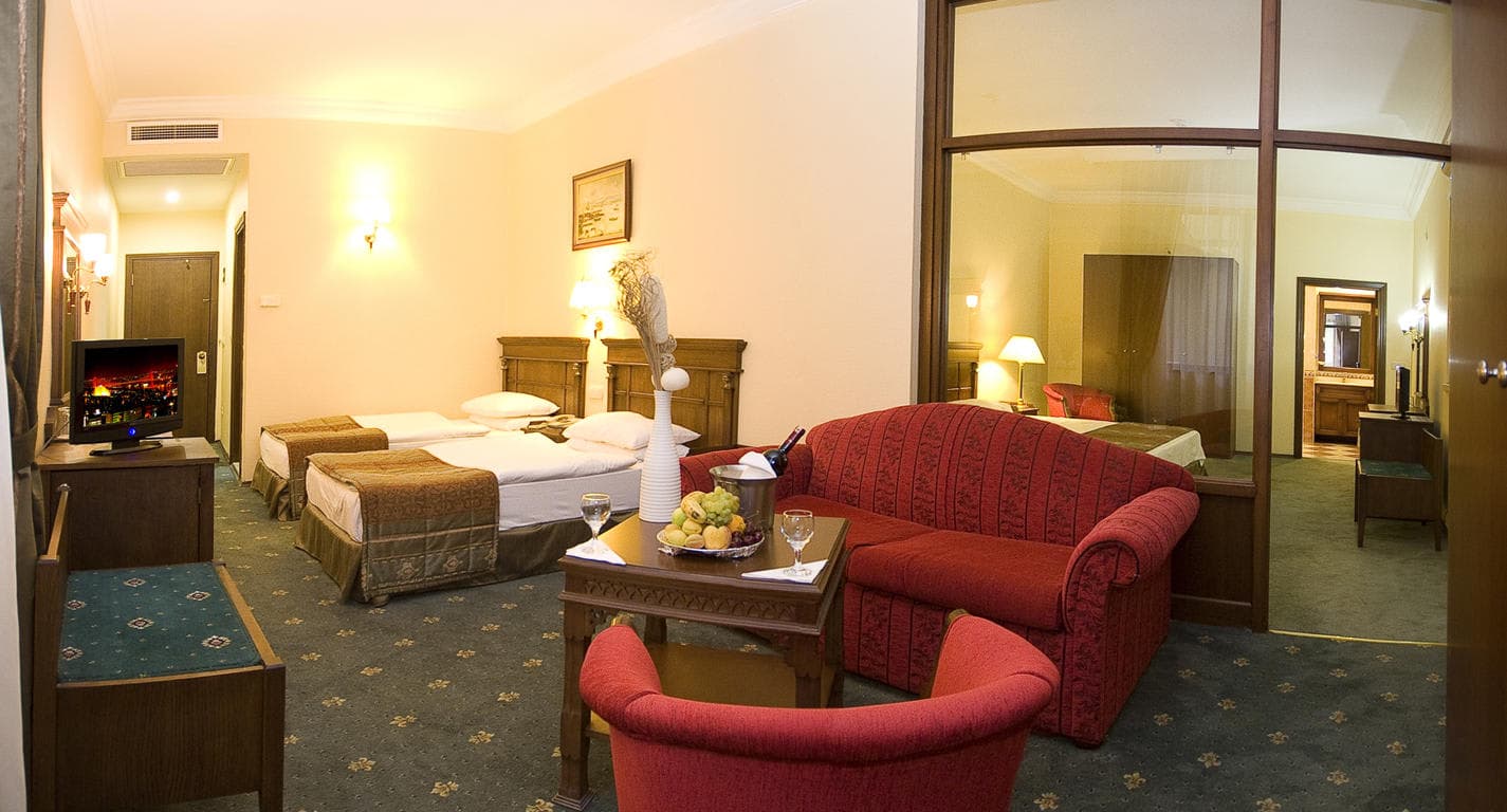 Golden Crown Hotel Ansicht 5