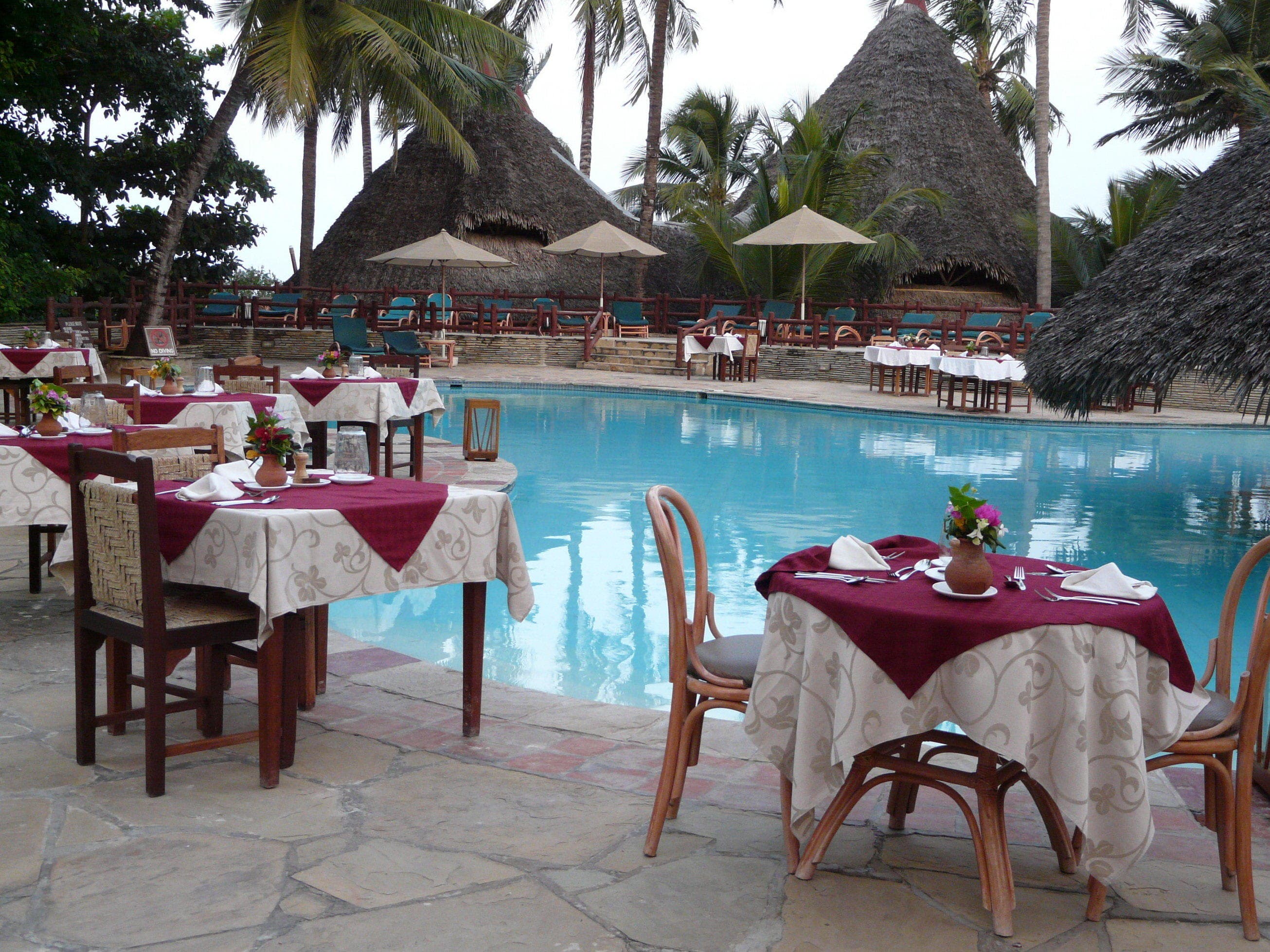 Hotel Pinewood Beach Resort & Spa