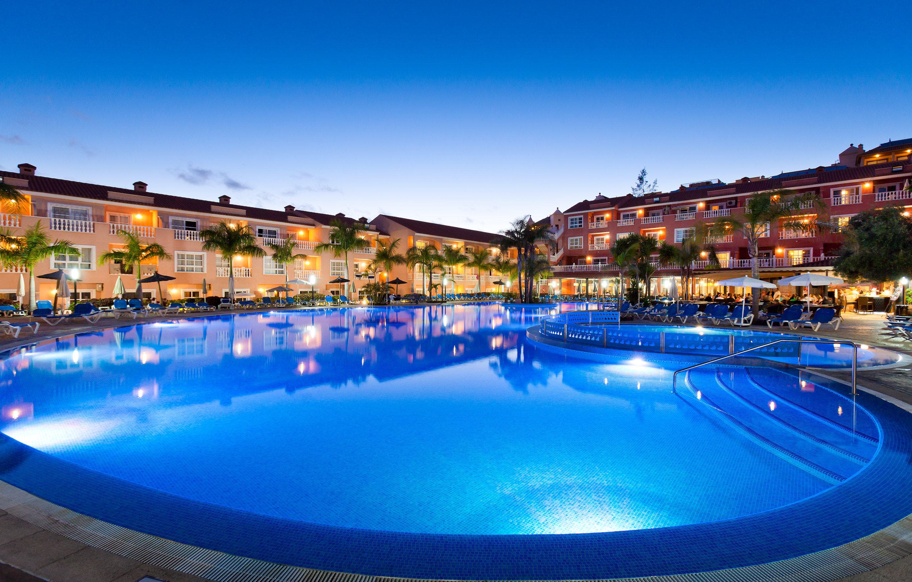 Hotel El Duque Ansicht 2