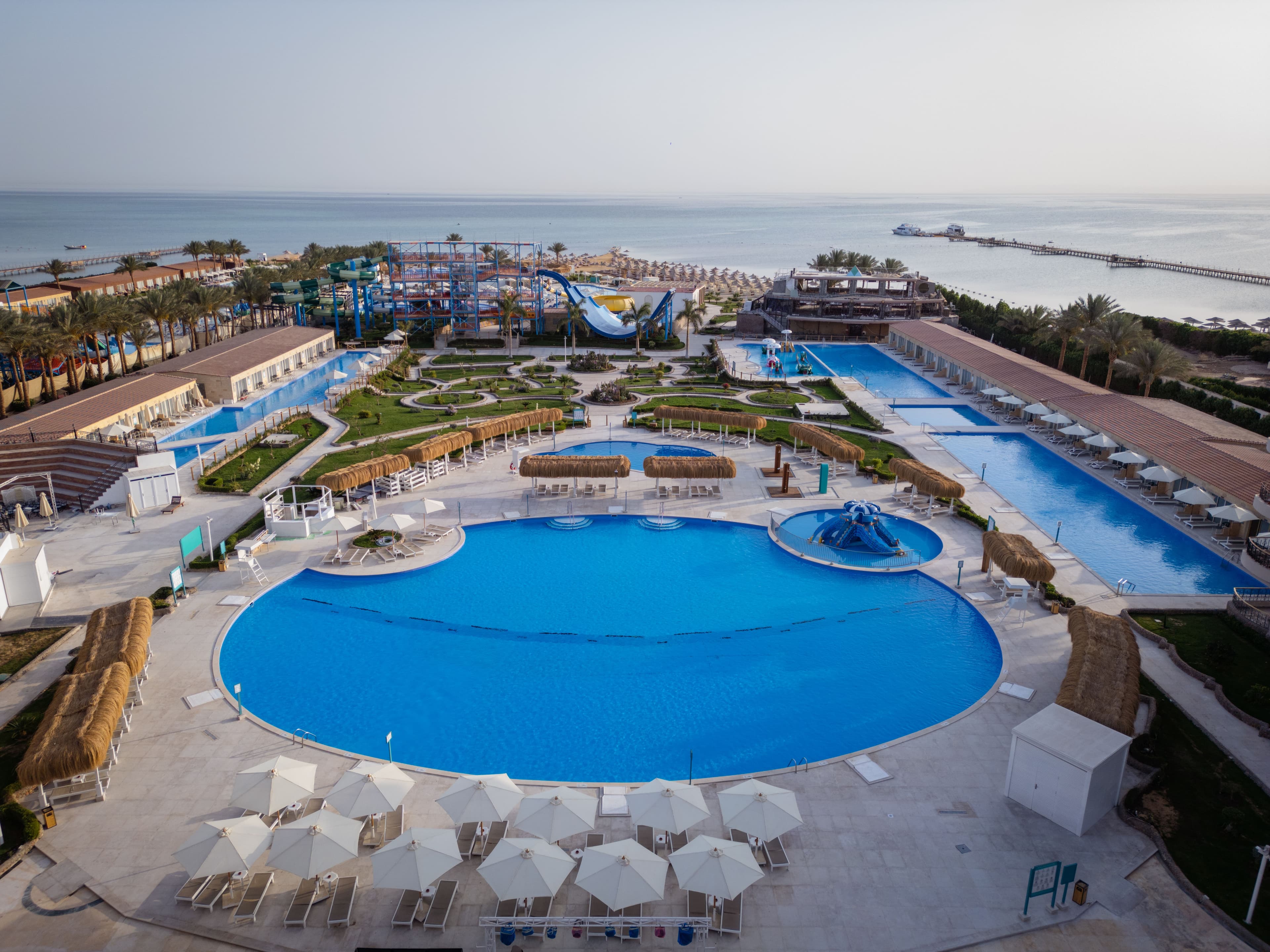 SUNRISE Azalea Aqua Park Resort