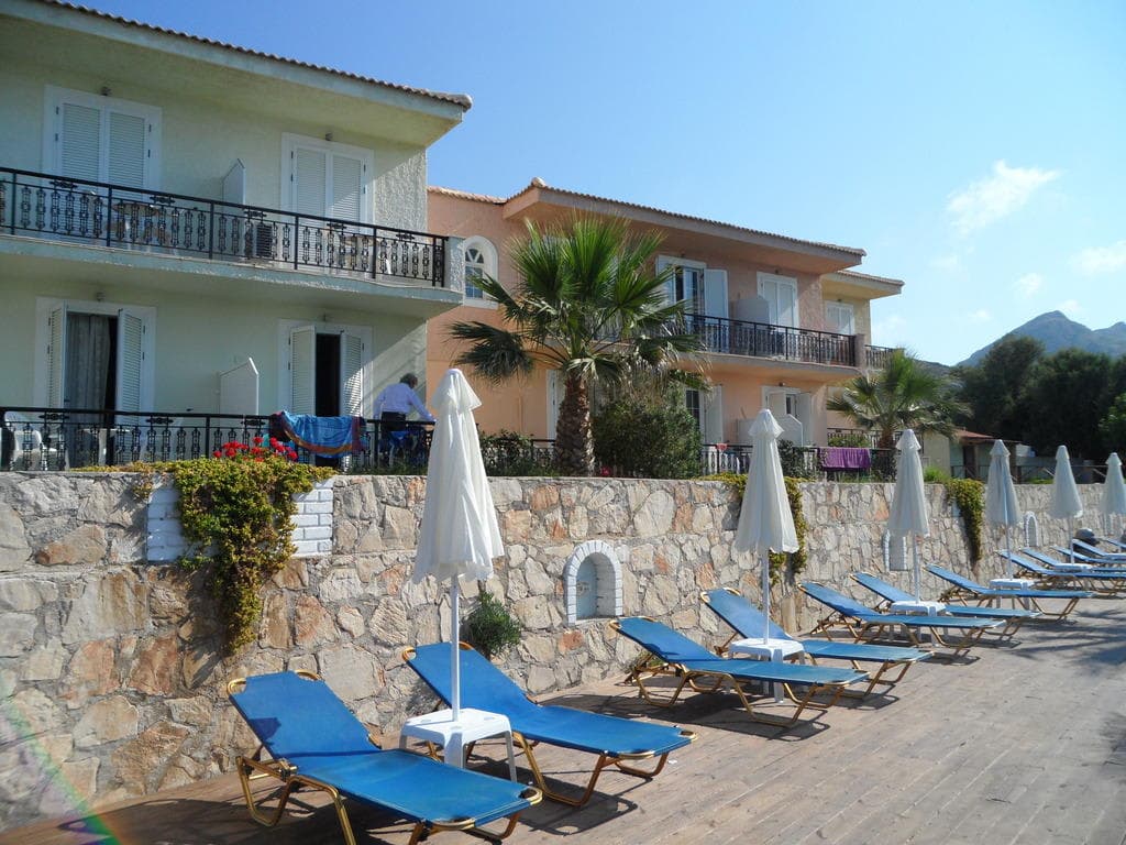 Hotel Crystal Beach Ansicht 2