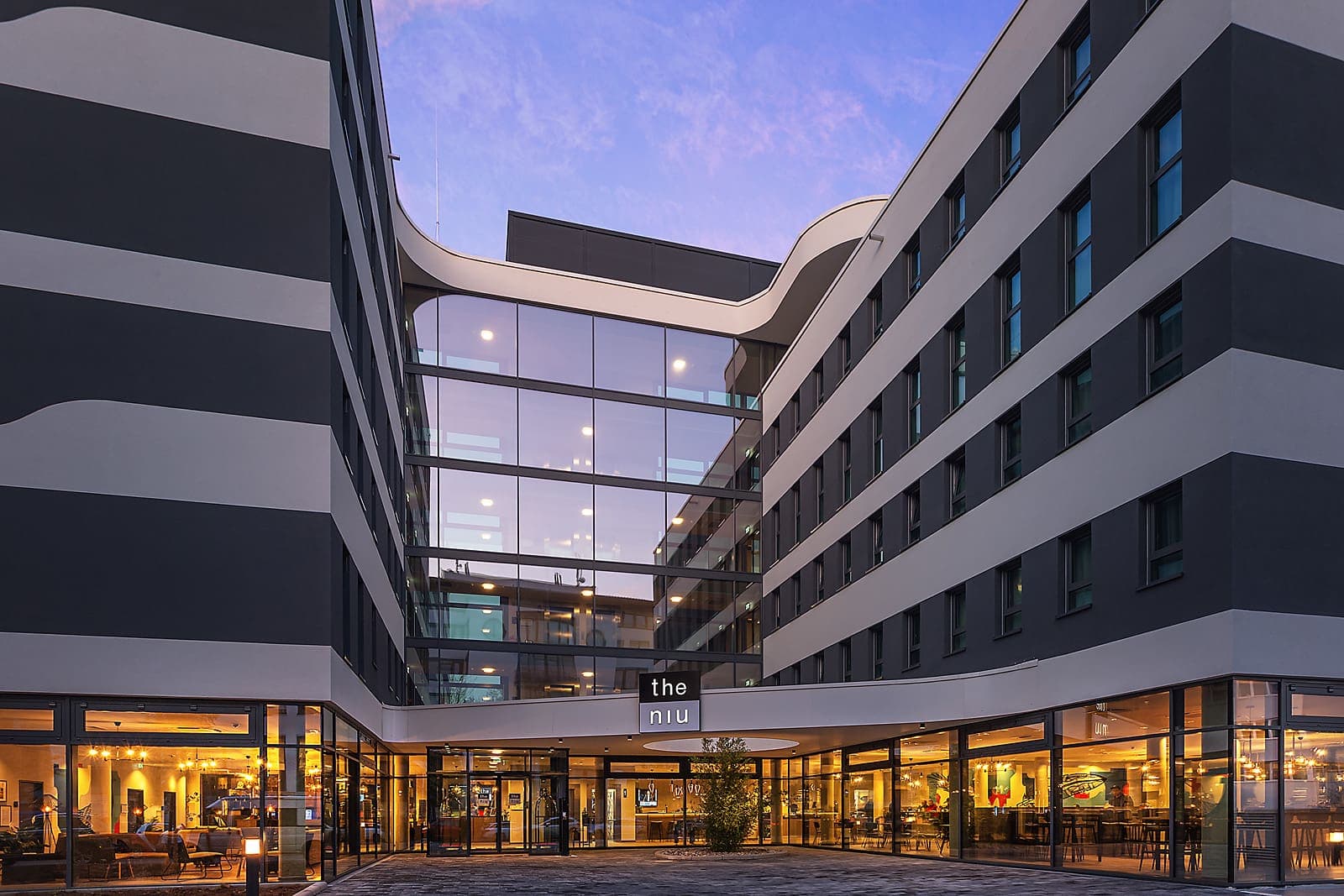 Holiday Inn - the niu, Mesh Stuttgart Messe Ansicht 2