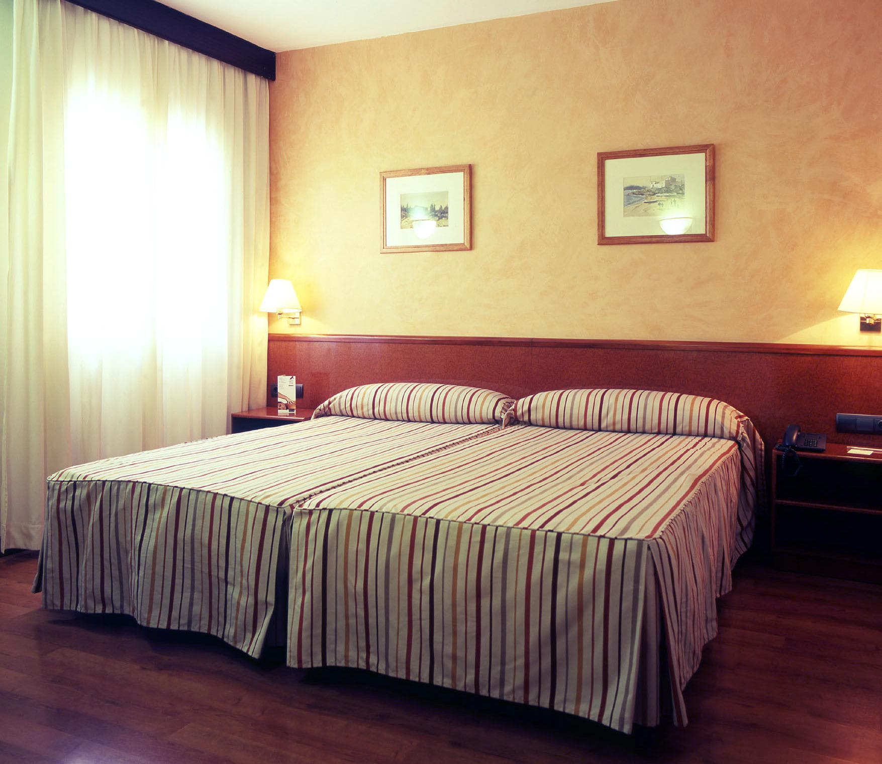 Hotel Catalonia Castellnou Ansicht 4