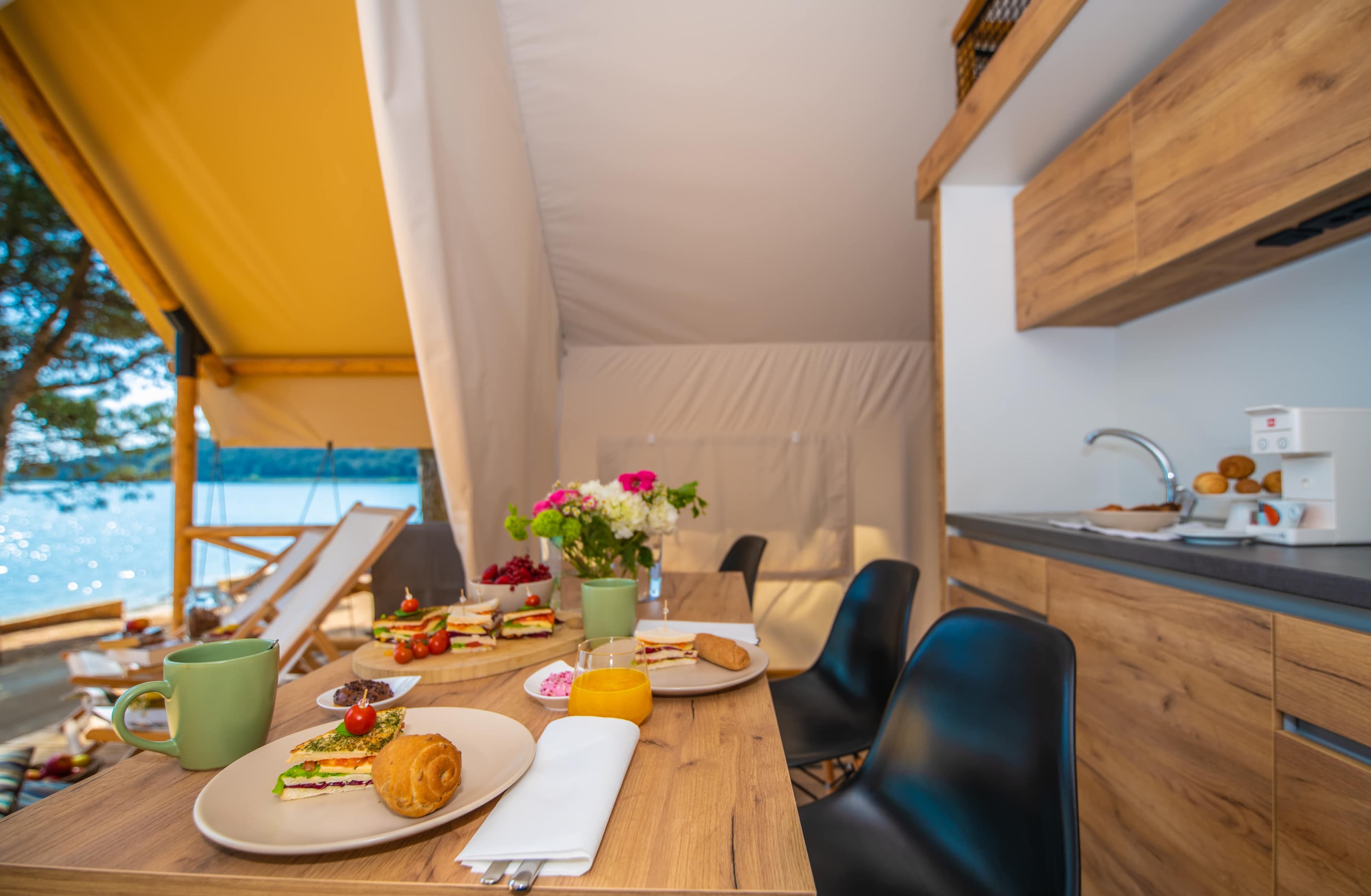 Arena One 99 Glamping Ansicht 3
