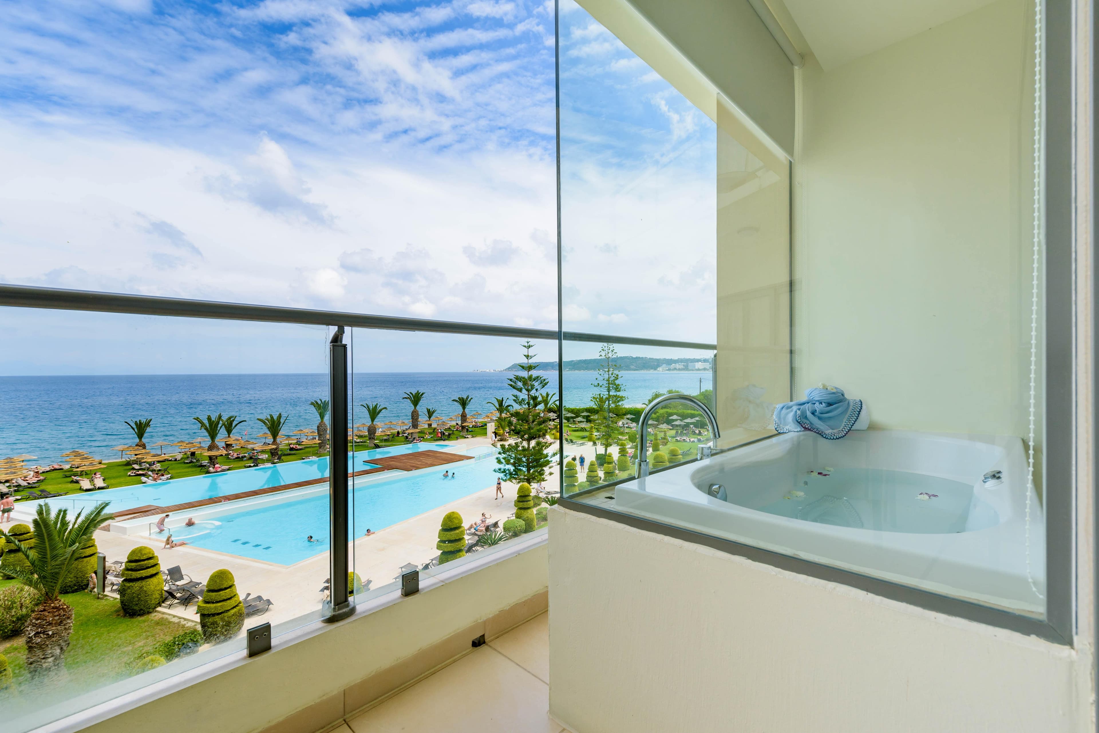 The Ixian Grand & All Suites Ansicht 6