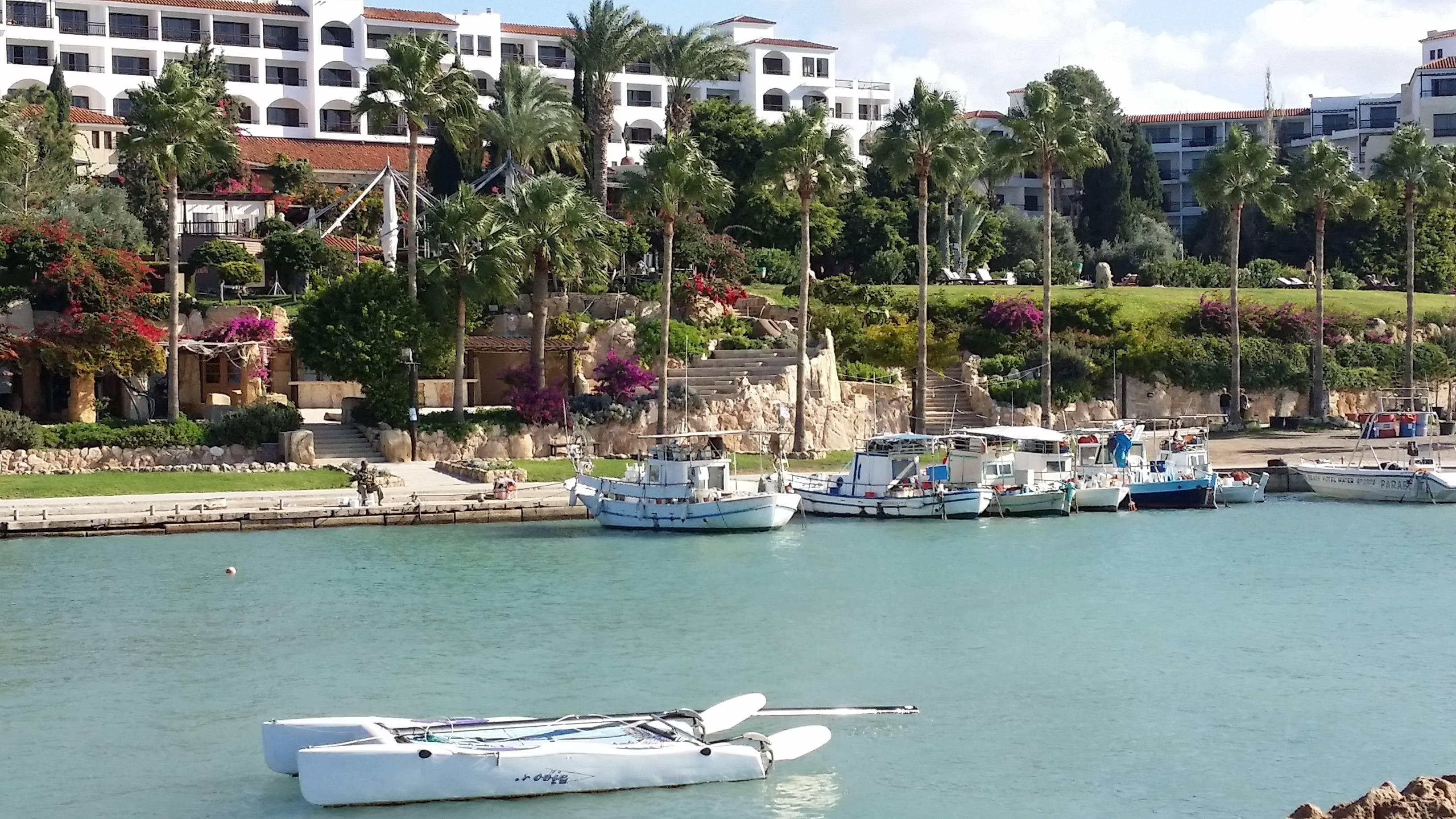 Coral Beach Hotel & Resort Ansicht 2