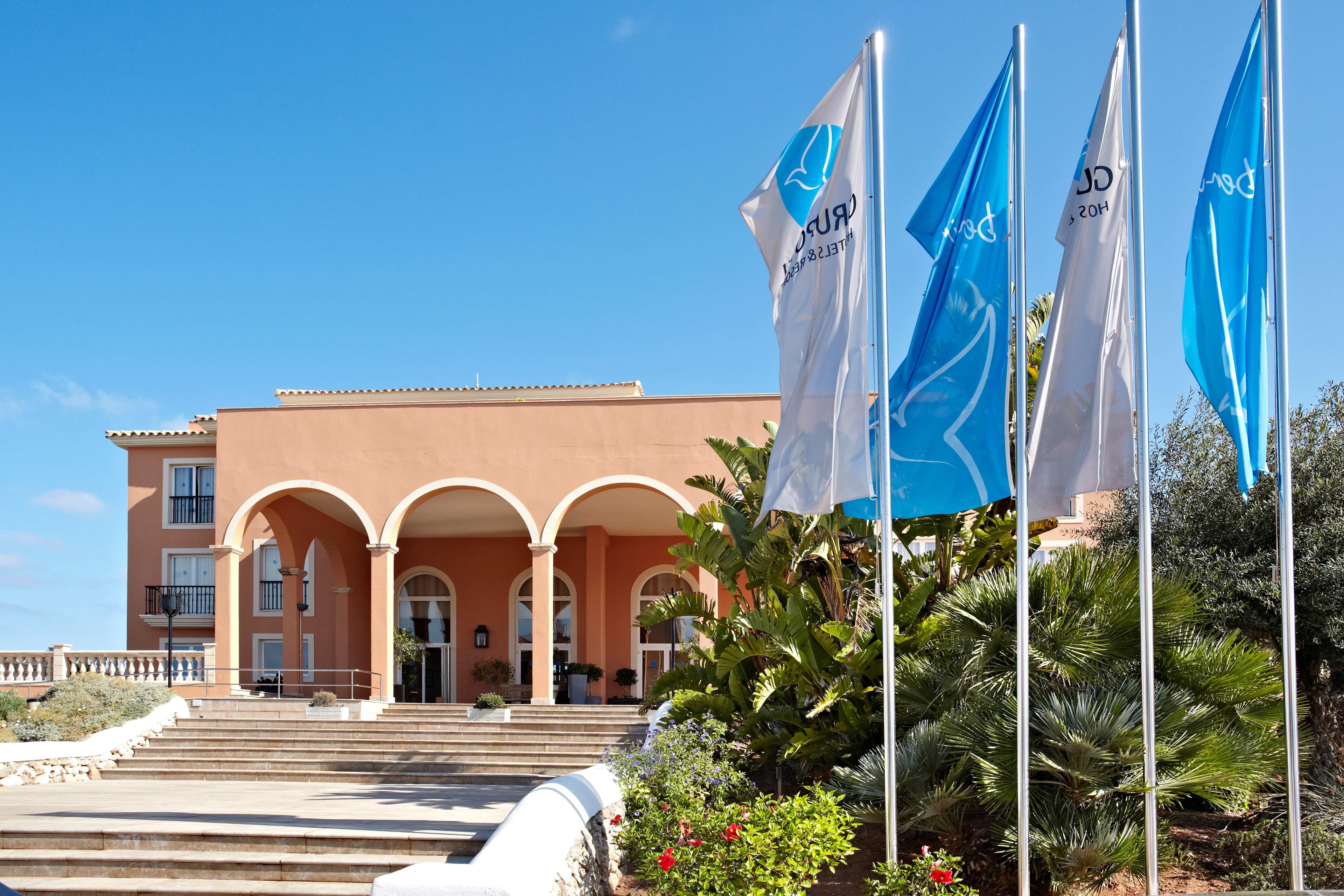 Grupotel Macarella Suites and Spa Ansicht 2