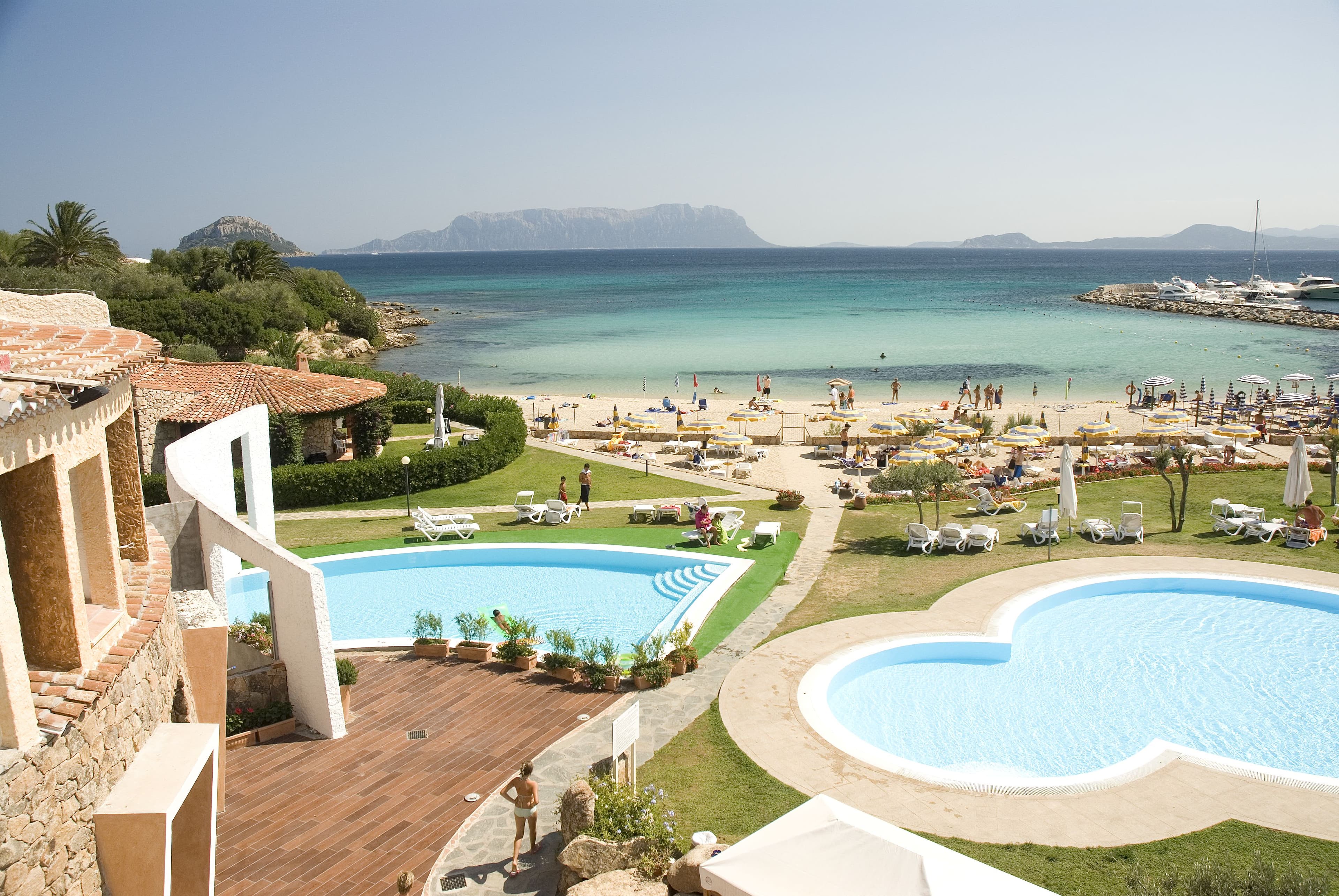 Hotel Resort & Spa Baia Caddinas Ansicht 3