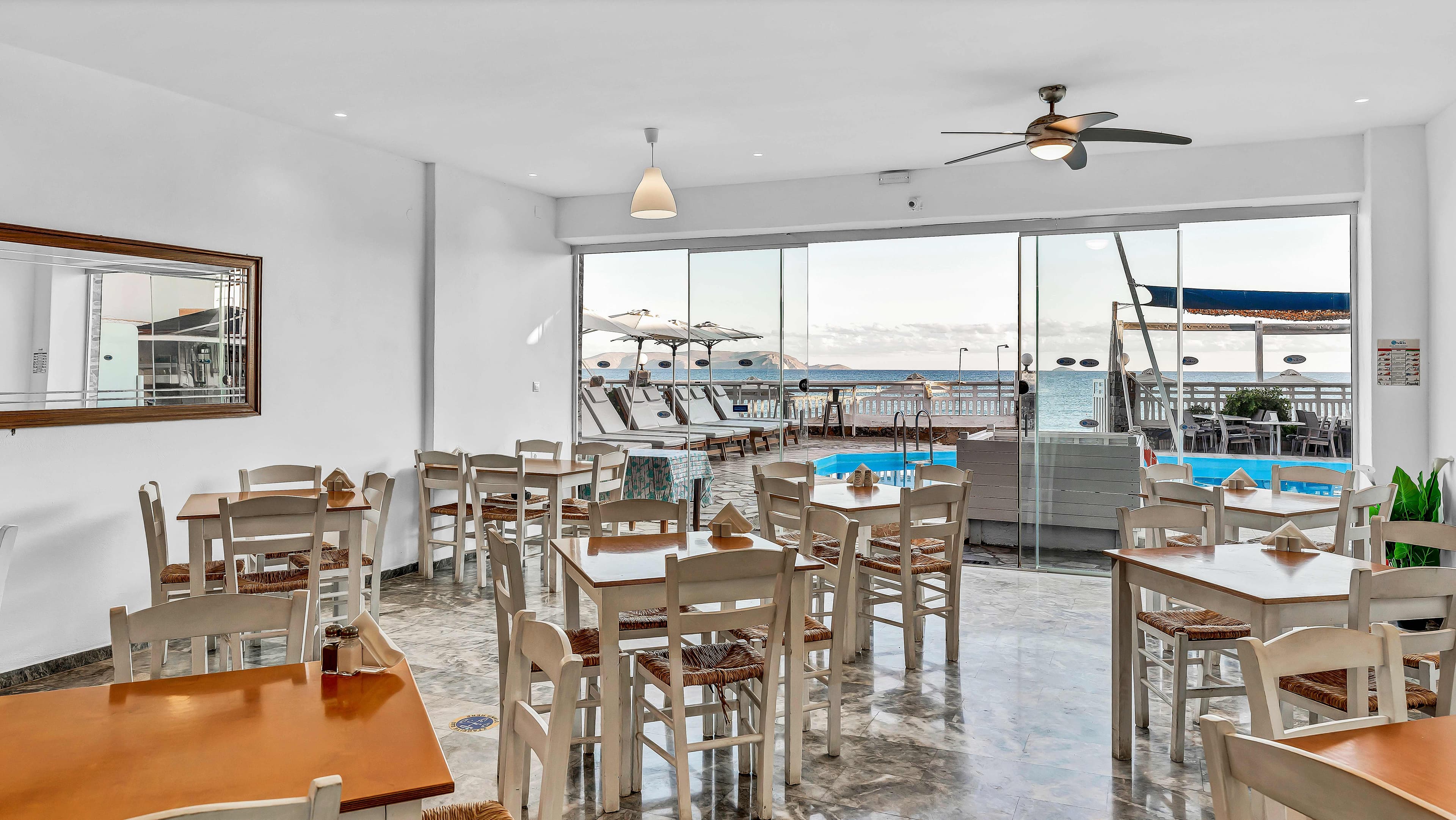 Almare Beach Hotel Ansicht 9