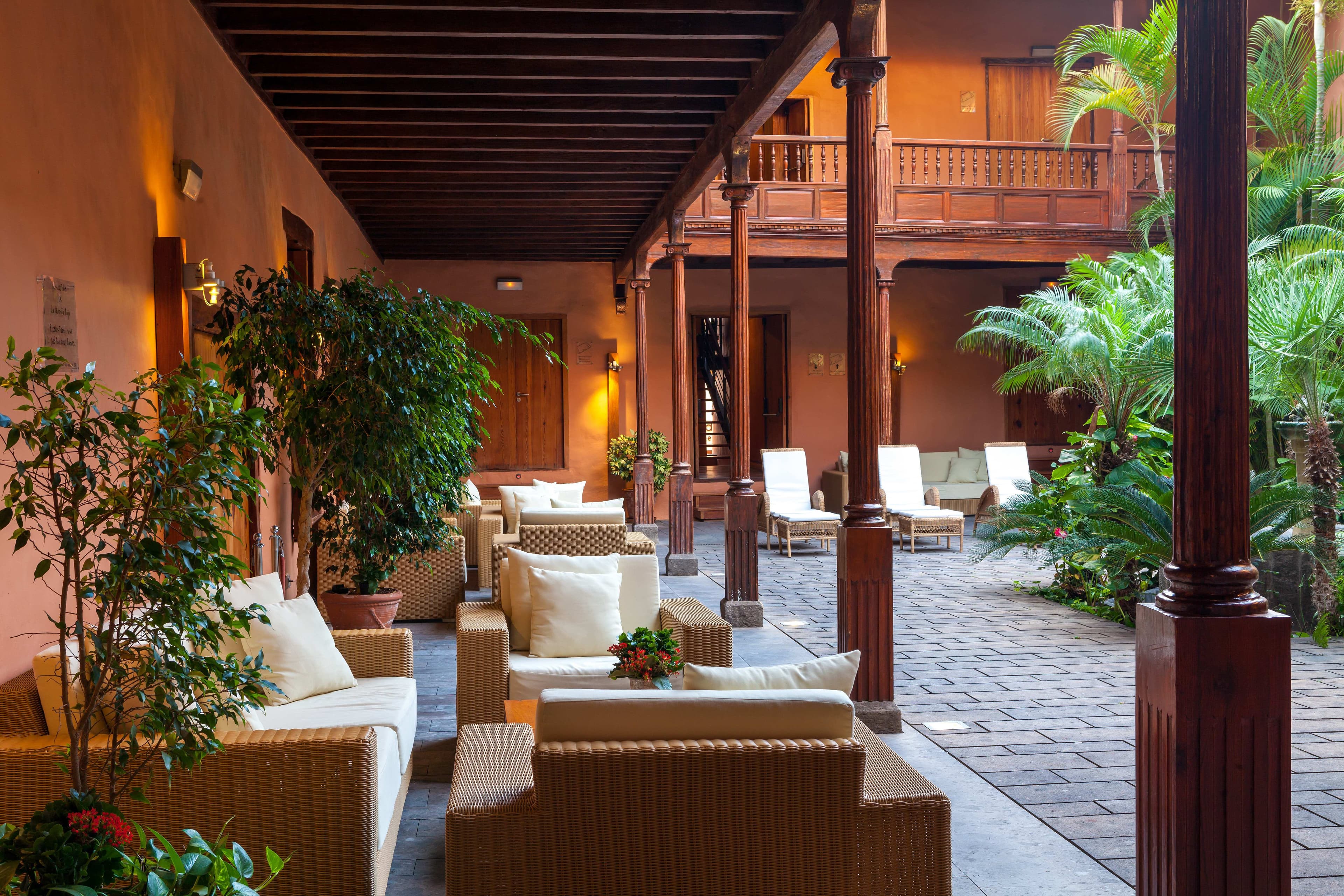 Hotel LIVVO La Quinta Roja Ansicht 3
