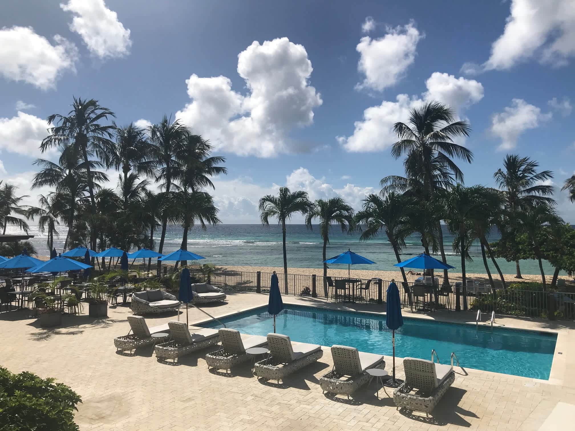Coconut Court Beach Hotel Ansicht 8