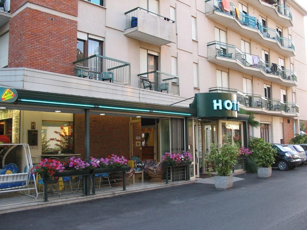 Hotel Harrys Ansicht 2