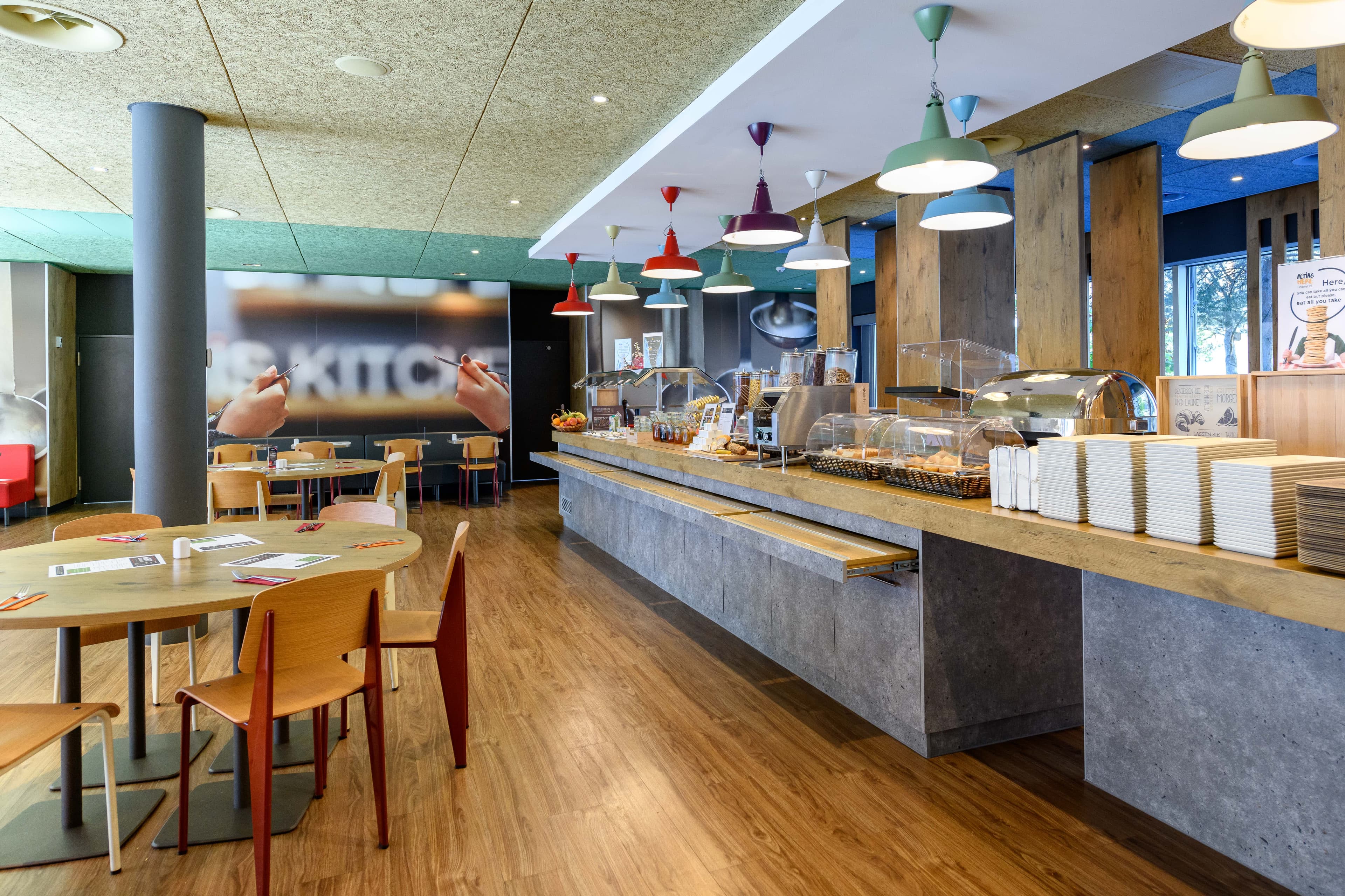 Hotel Ibis Zürich City West Ansicht 7