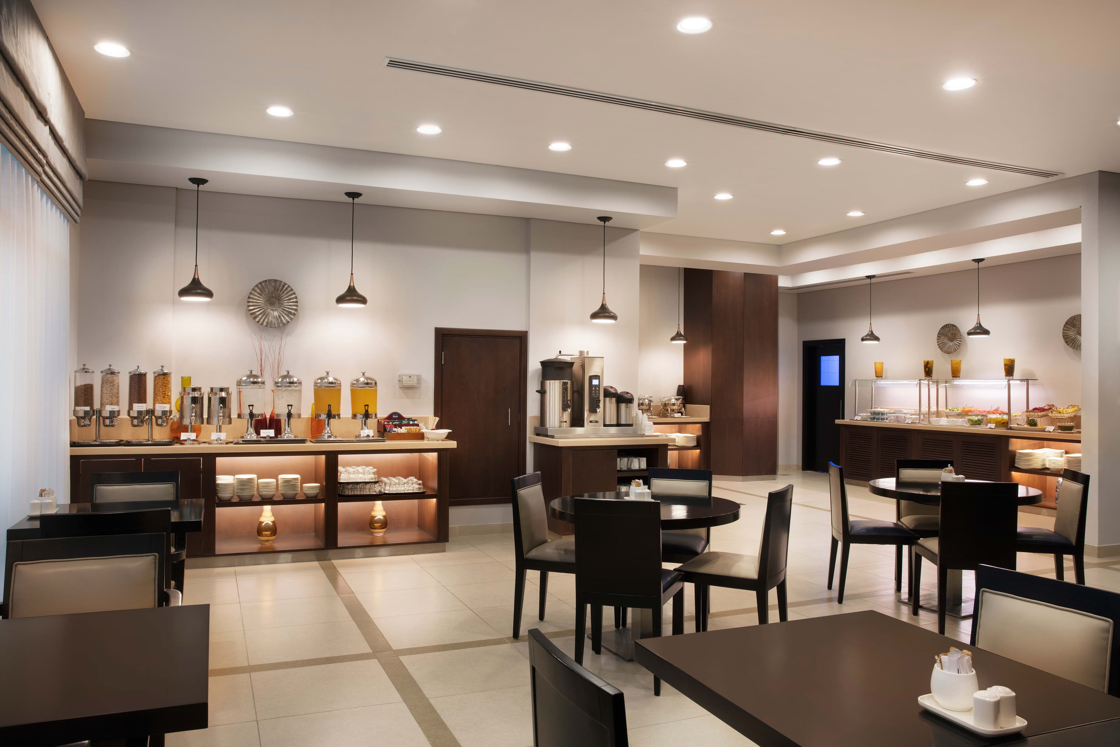 Holiday Inn Express Dubai Safa Park Ansicht 10