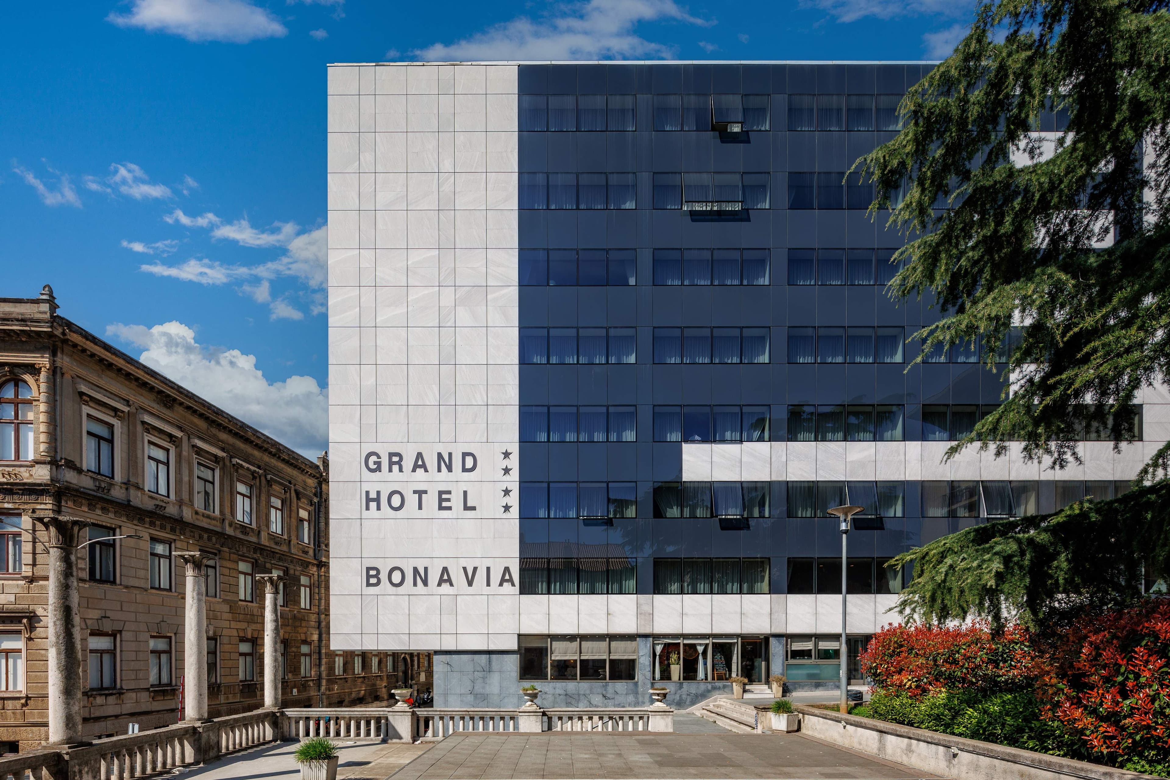 Grand Hotel Bonavia Ansicht 2