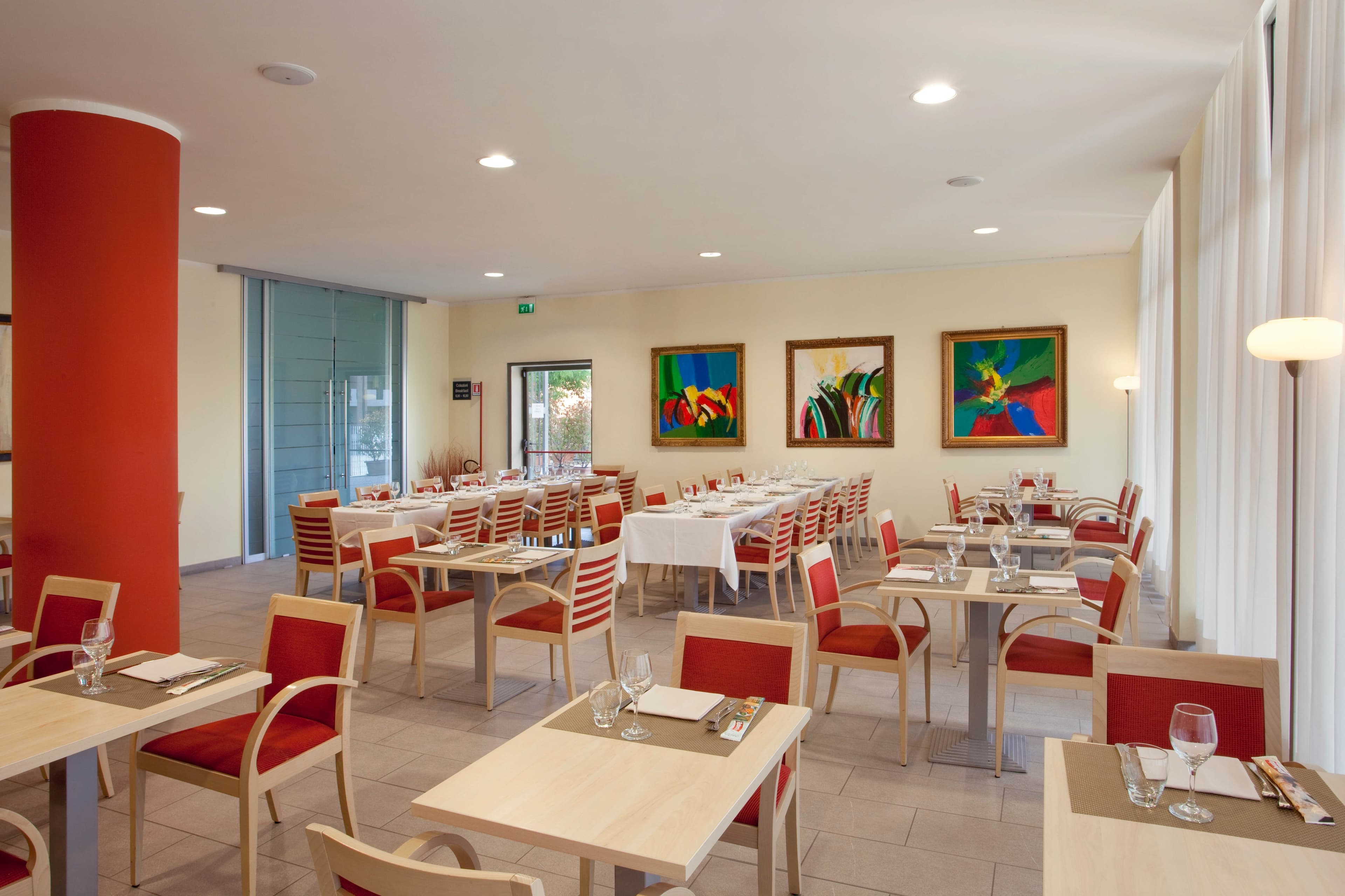 Hotel Holiday Inn Express Parma Ansicht 5