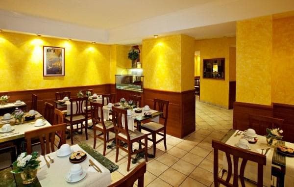 Hotel Univers Ansicht 8