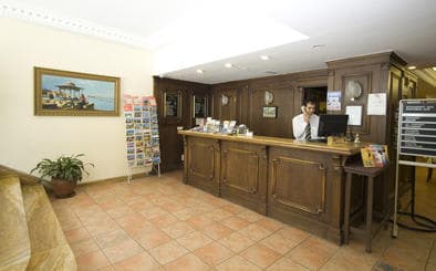 Golden Crown Hotel Ansicht 10
