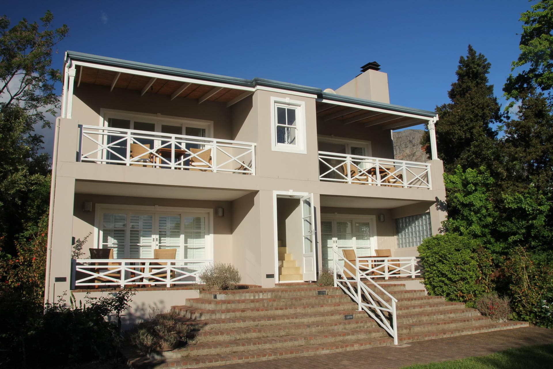 Plumwood Inn Guesthouse