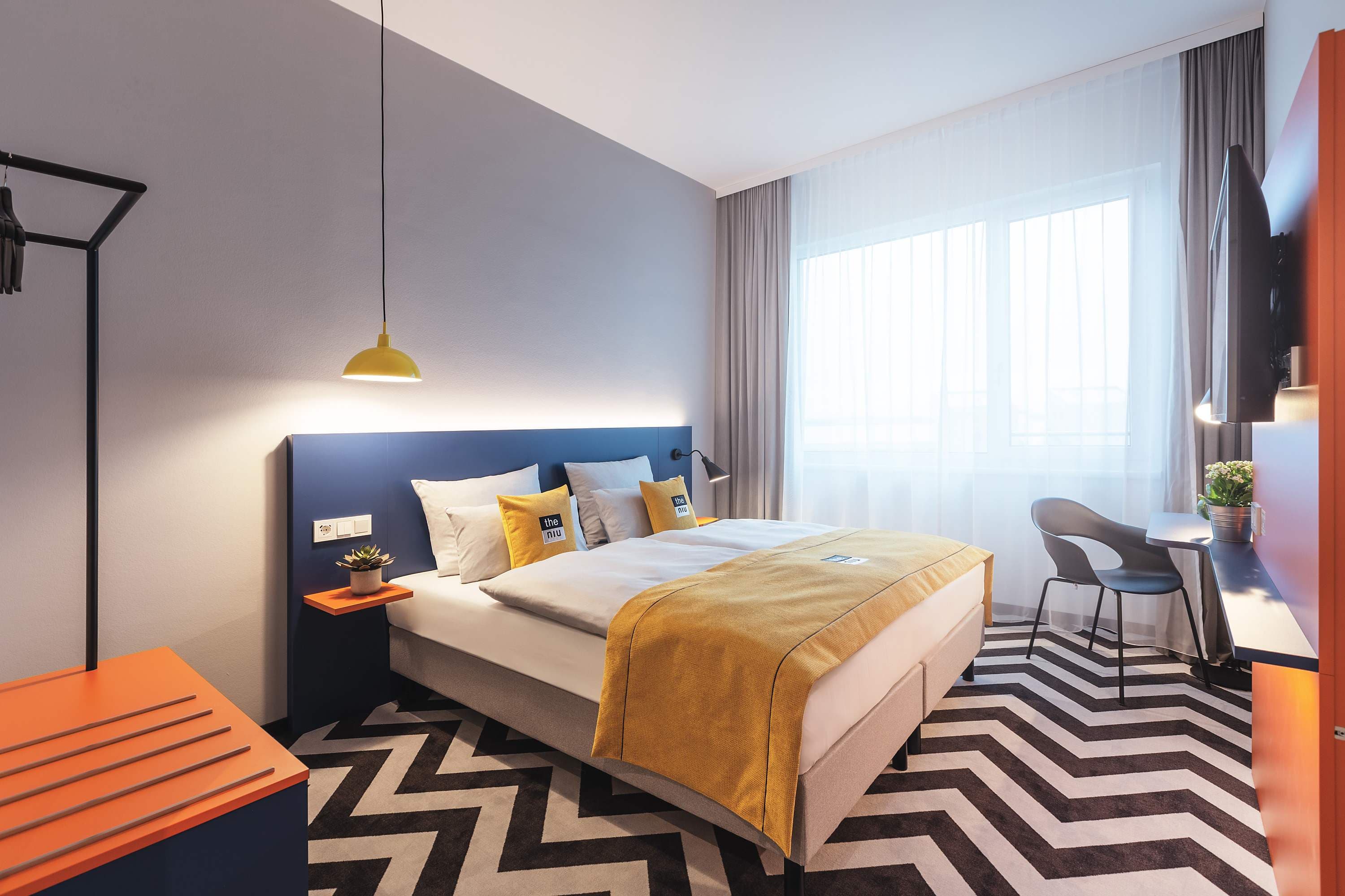 Holiday Inn - the niu, Form Stuttgart Feuerbach Ansicht 3