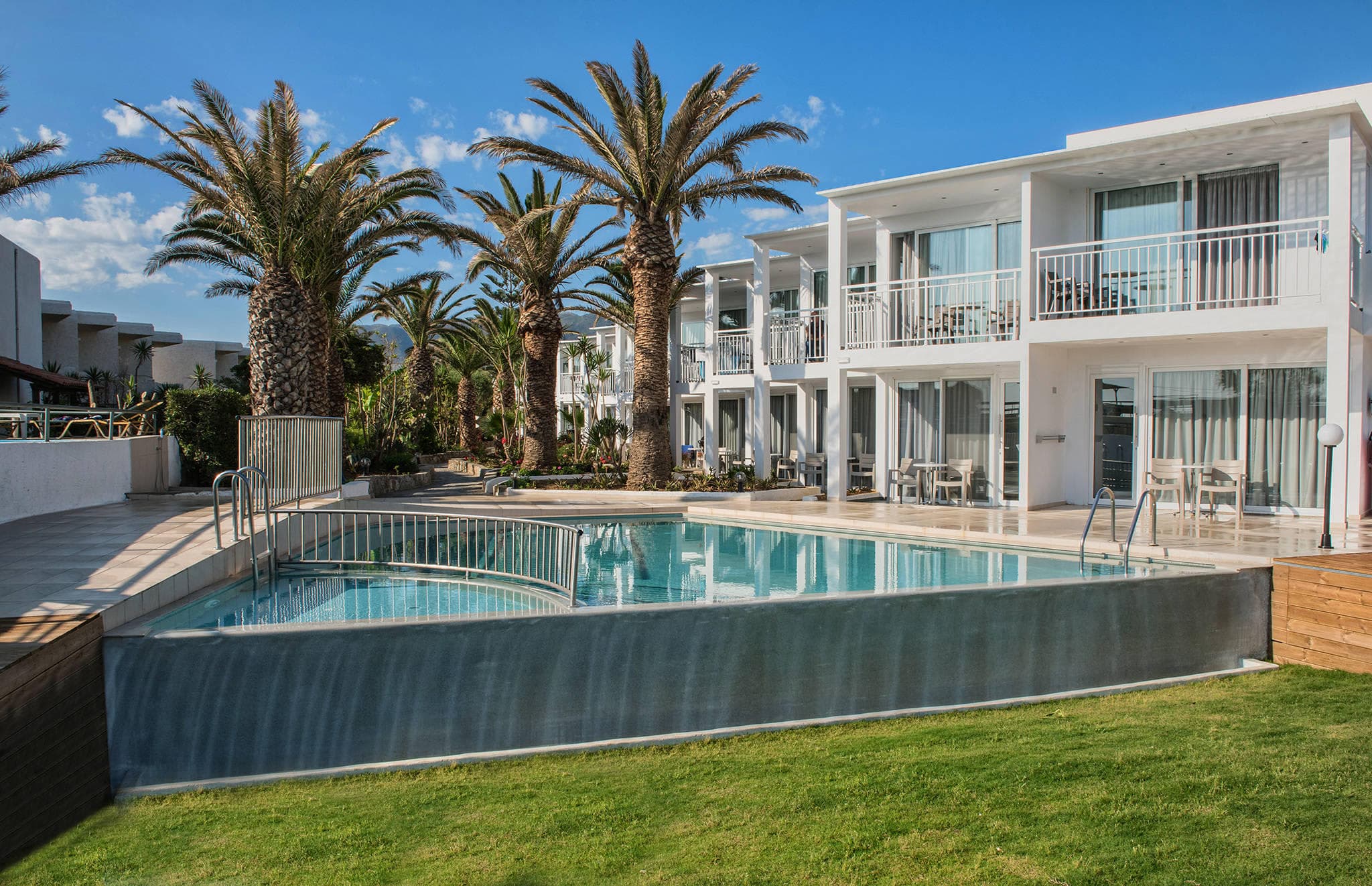 HARPIN Happy Days Beach Hotel