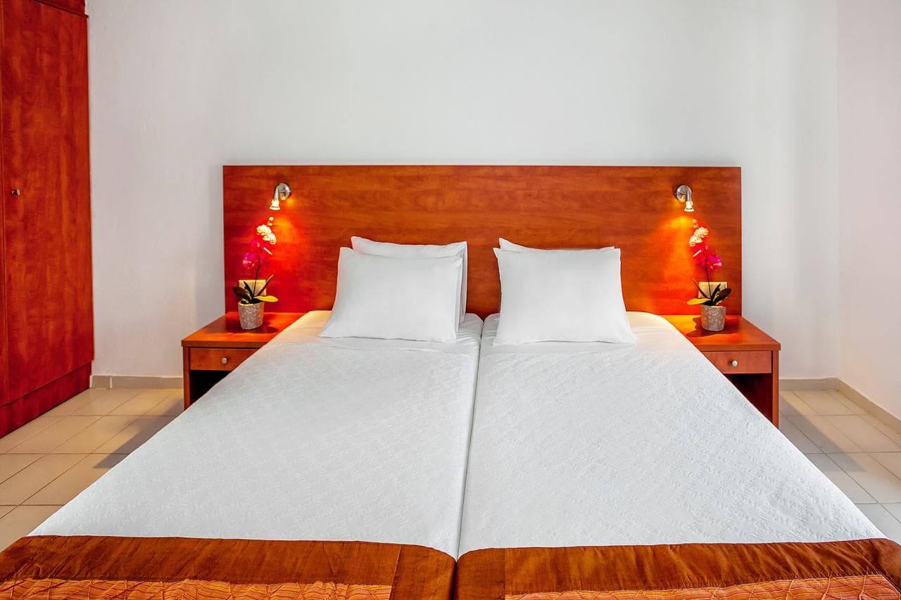 Xenios Dolphin Beach Hotel Ansicht 6