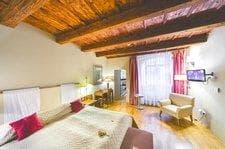 Hotel The Golden Wheel Ansicht 4