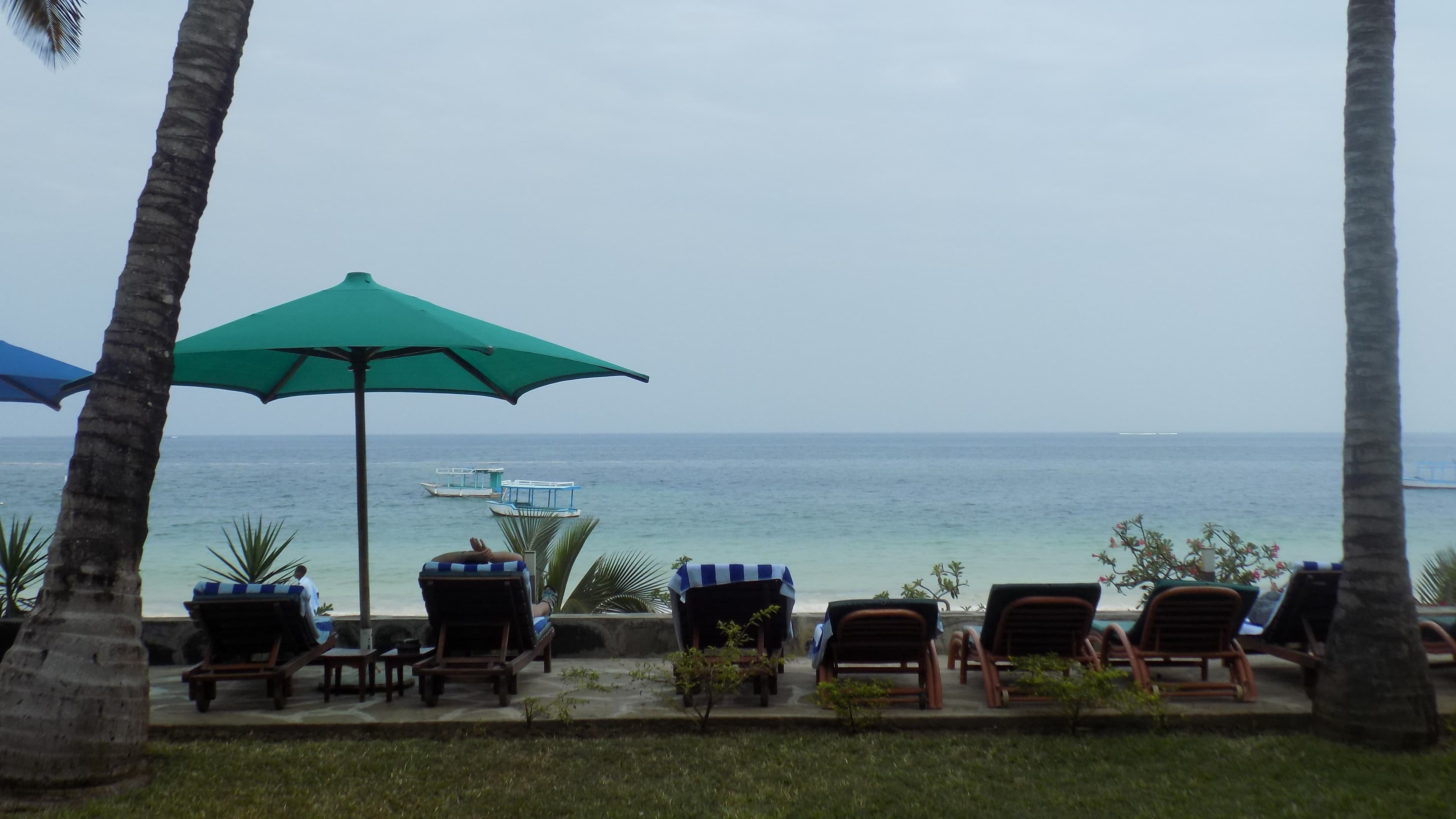 Travellers Beach Hotel & Club Ansicht 10