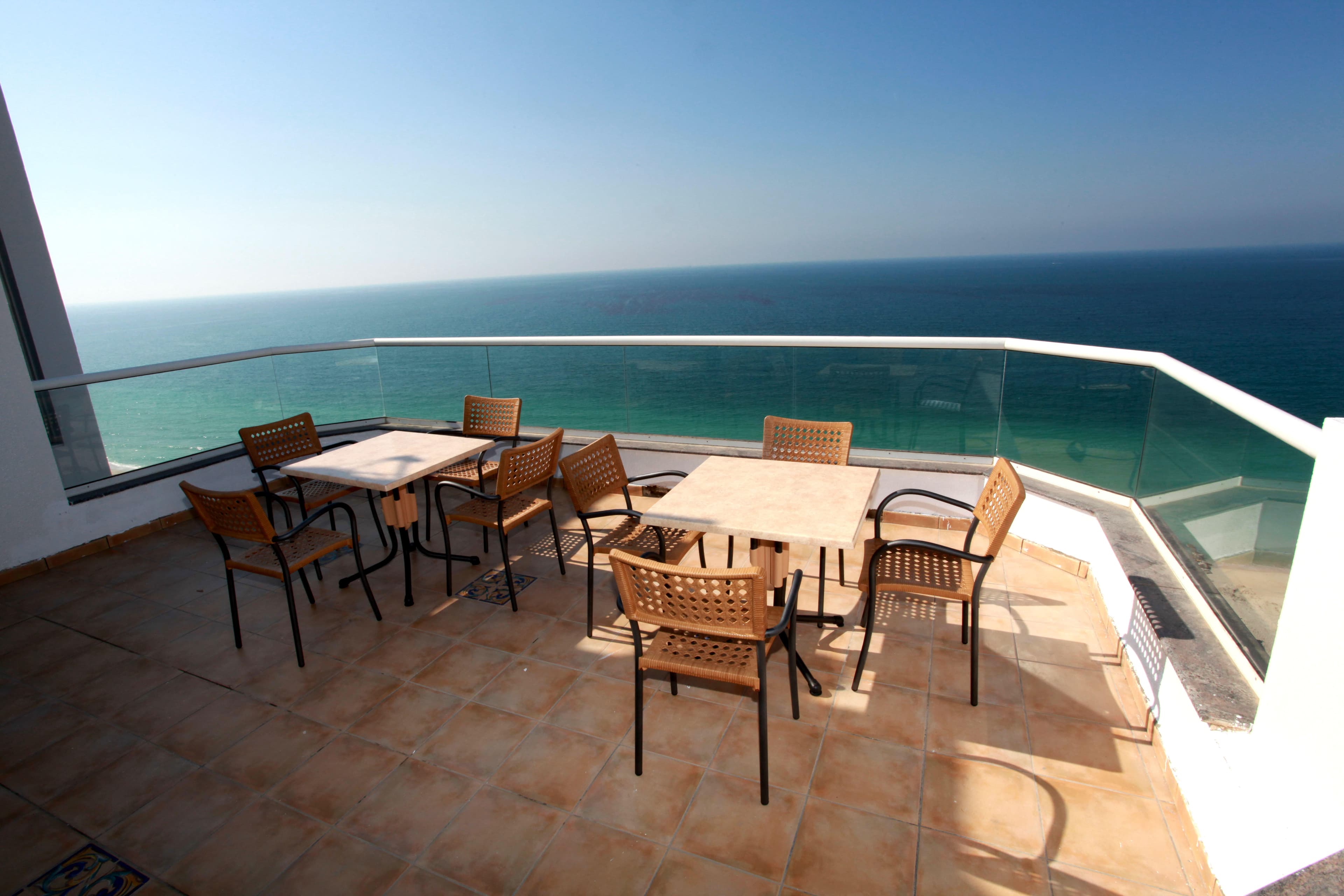 Ramada by Wyndham Beach Hotel Ajman Ansicht 2
