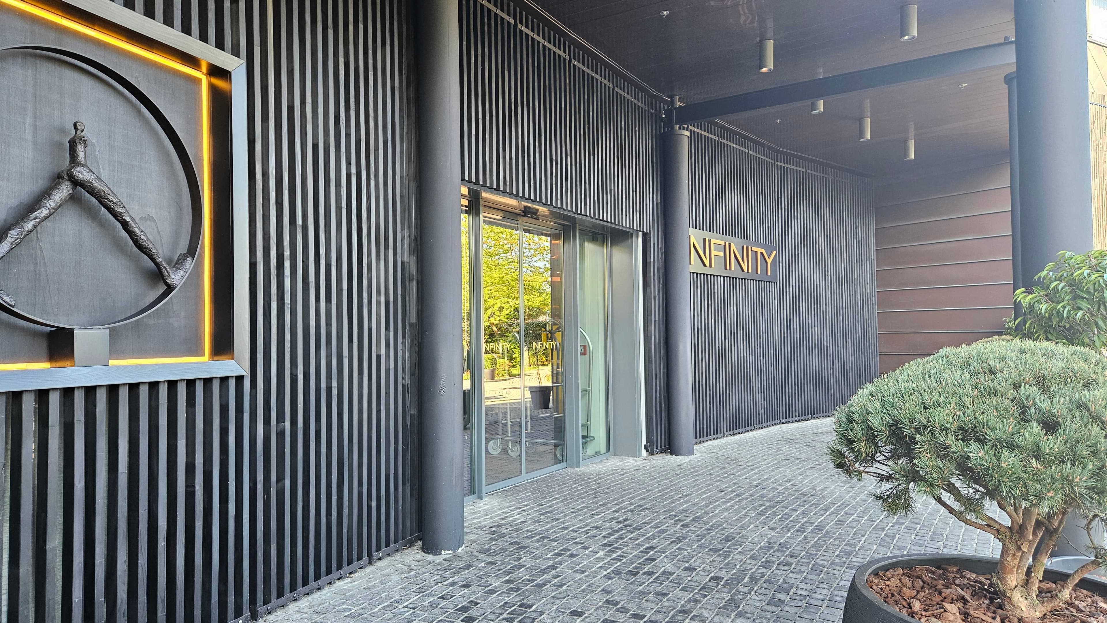 INFINITY Hotel & Conference Resort Munich Ansicht 2