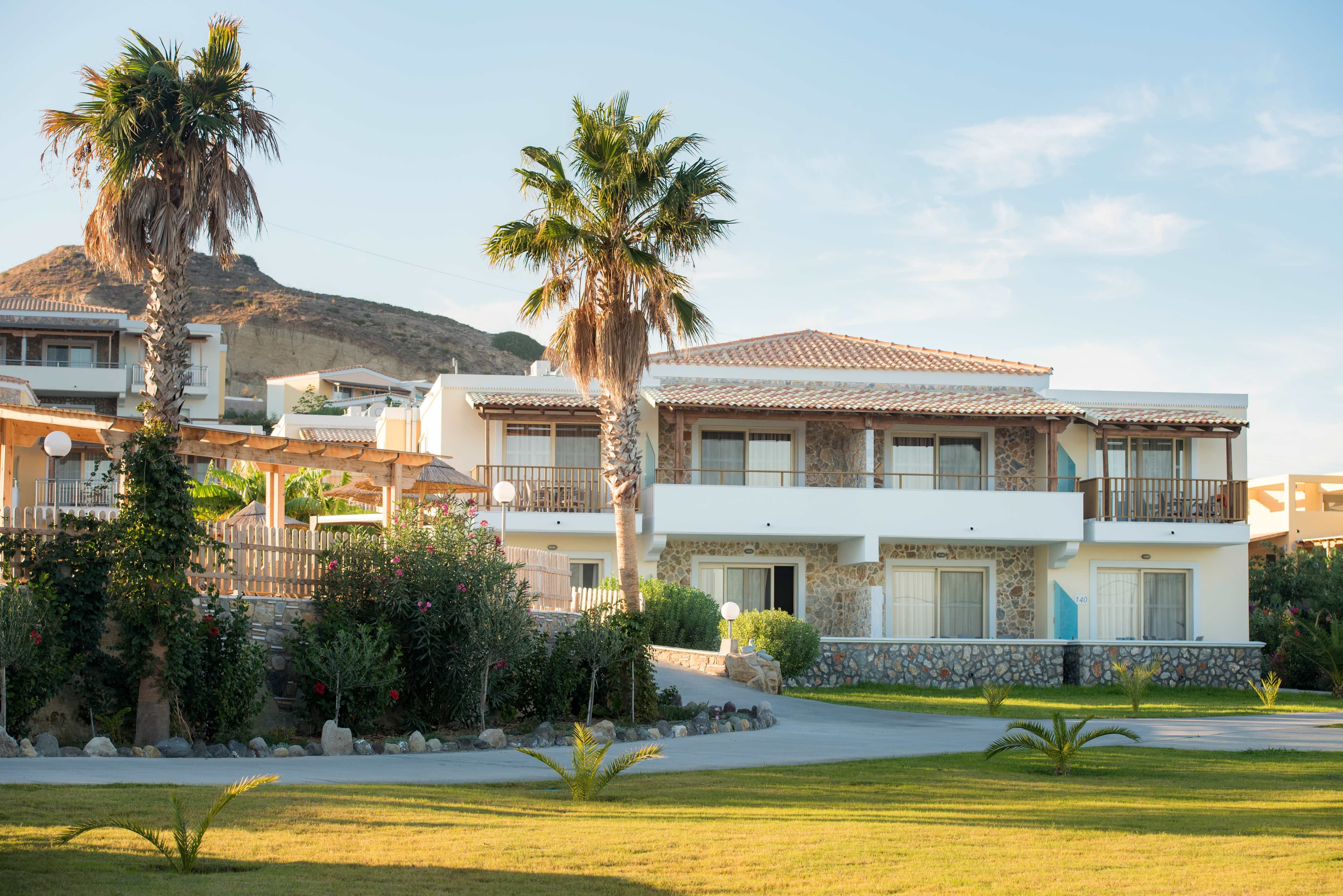 Grand Blue Beach Hotel Ansicht 2