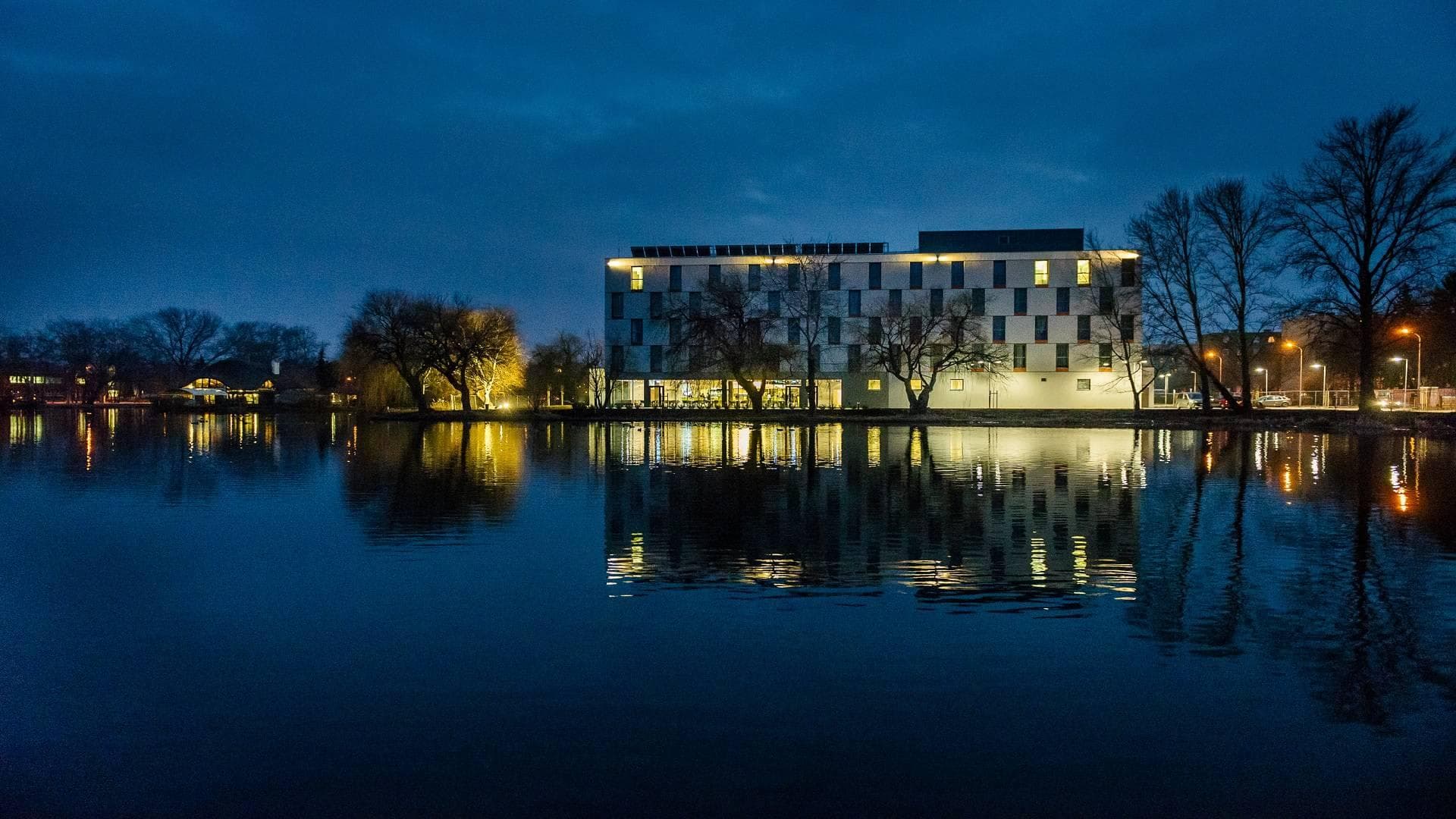 Best Western Plus Lakeside Hotel Ansicht 2