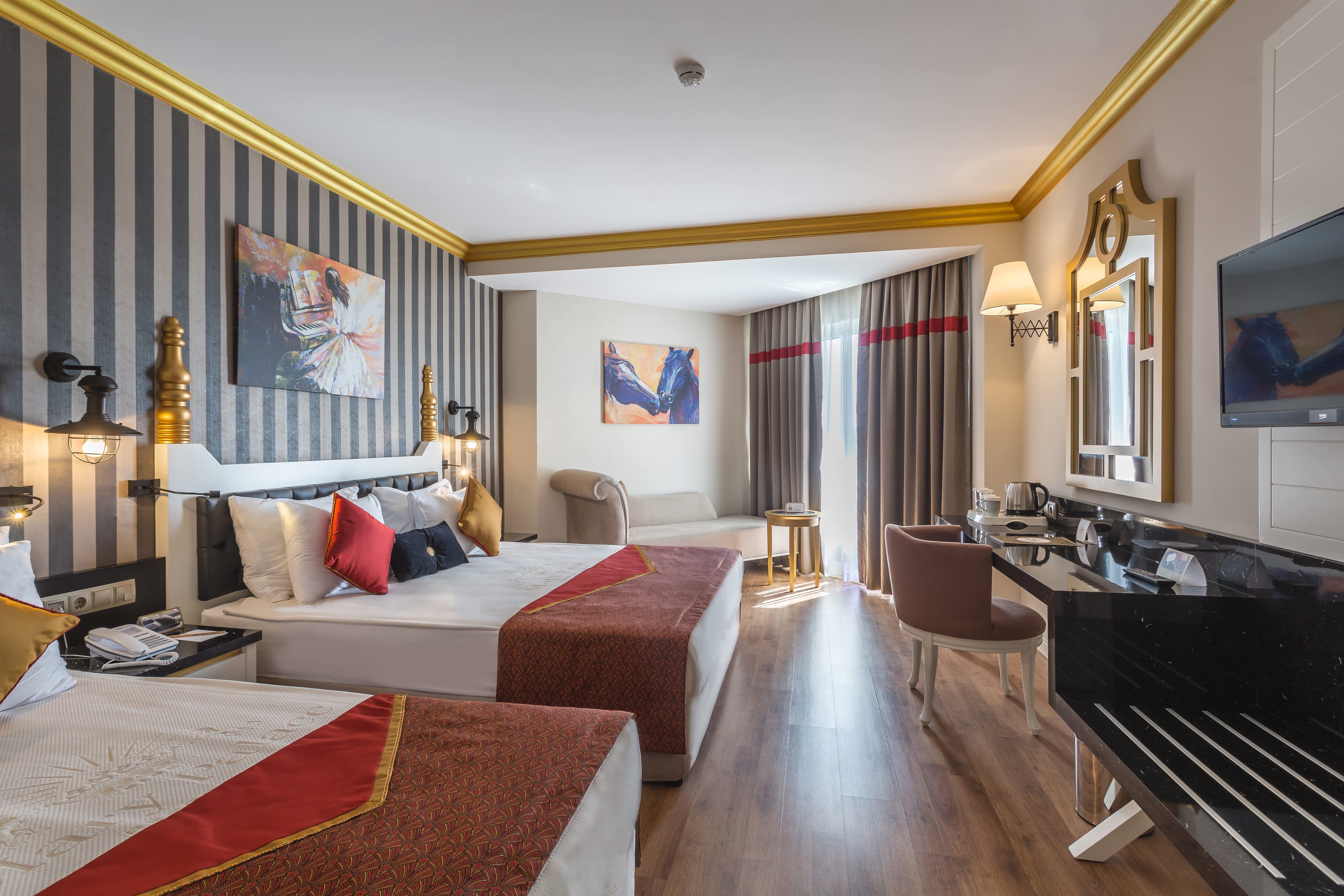 Mary Hotel Side Ansicht 4