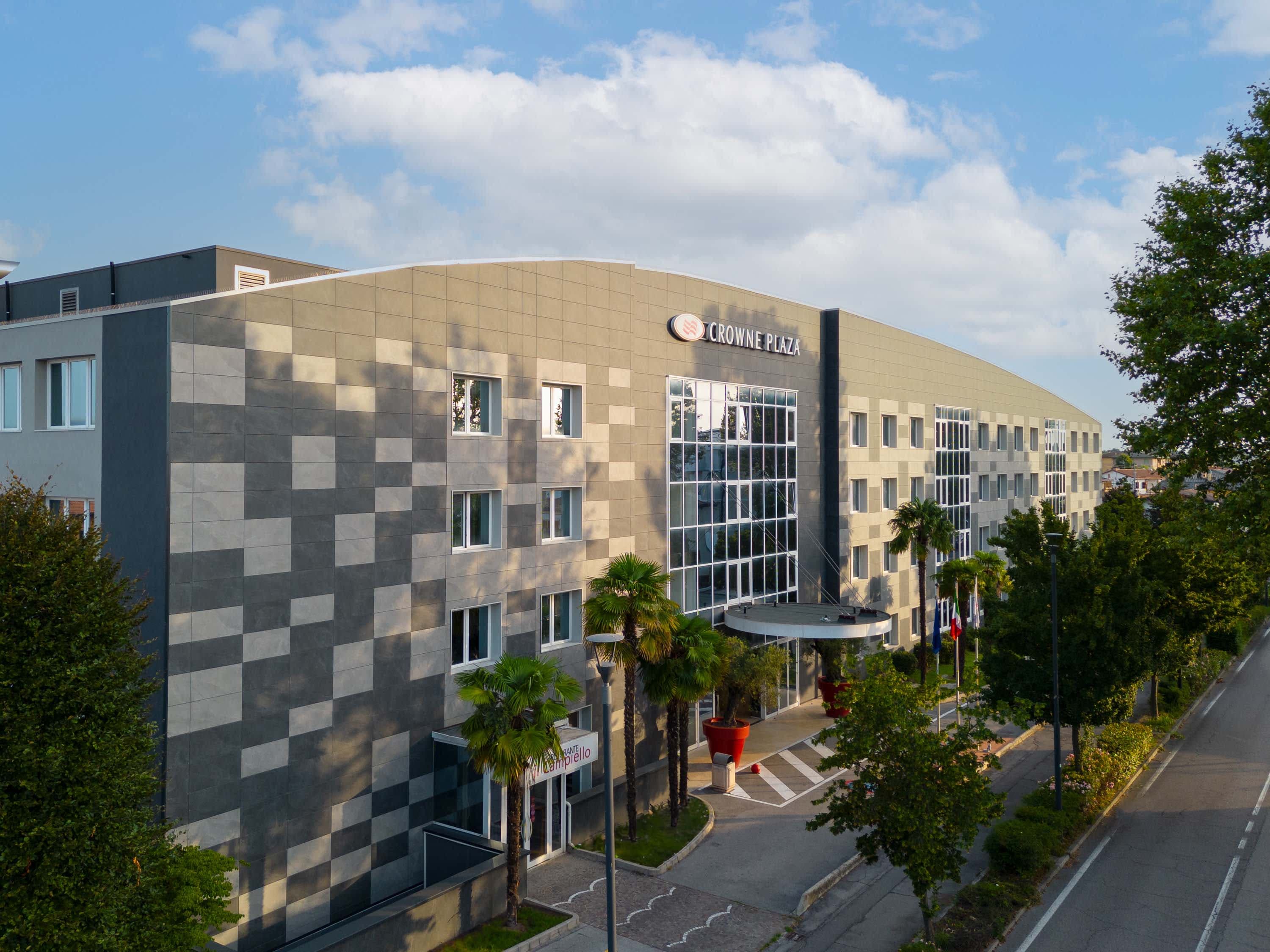 Crowne Plaza Venice East Ansicht 2