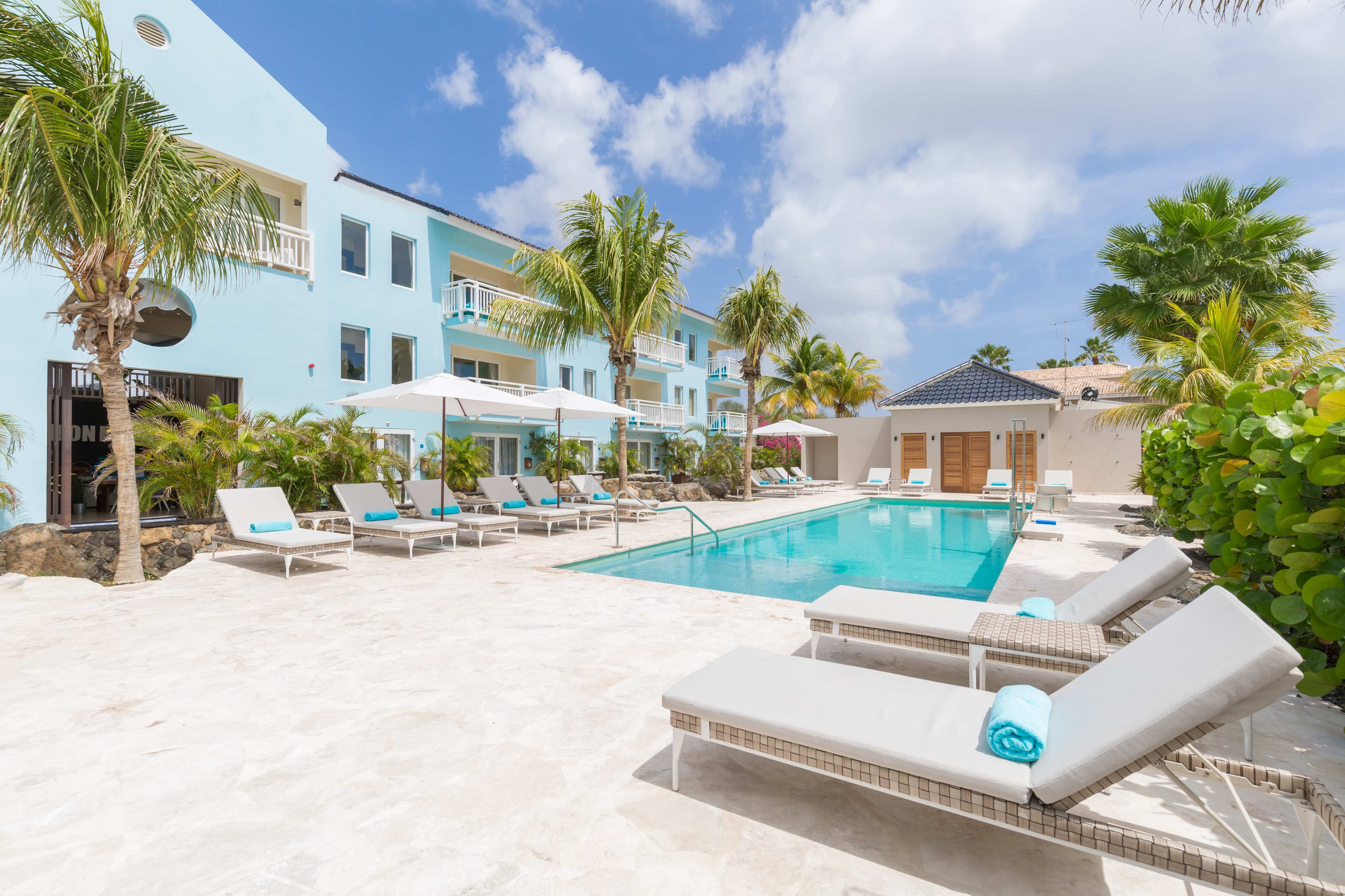Dolphin Suites Hotel