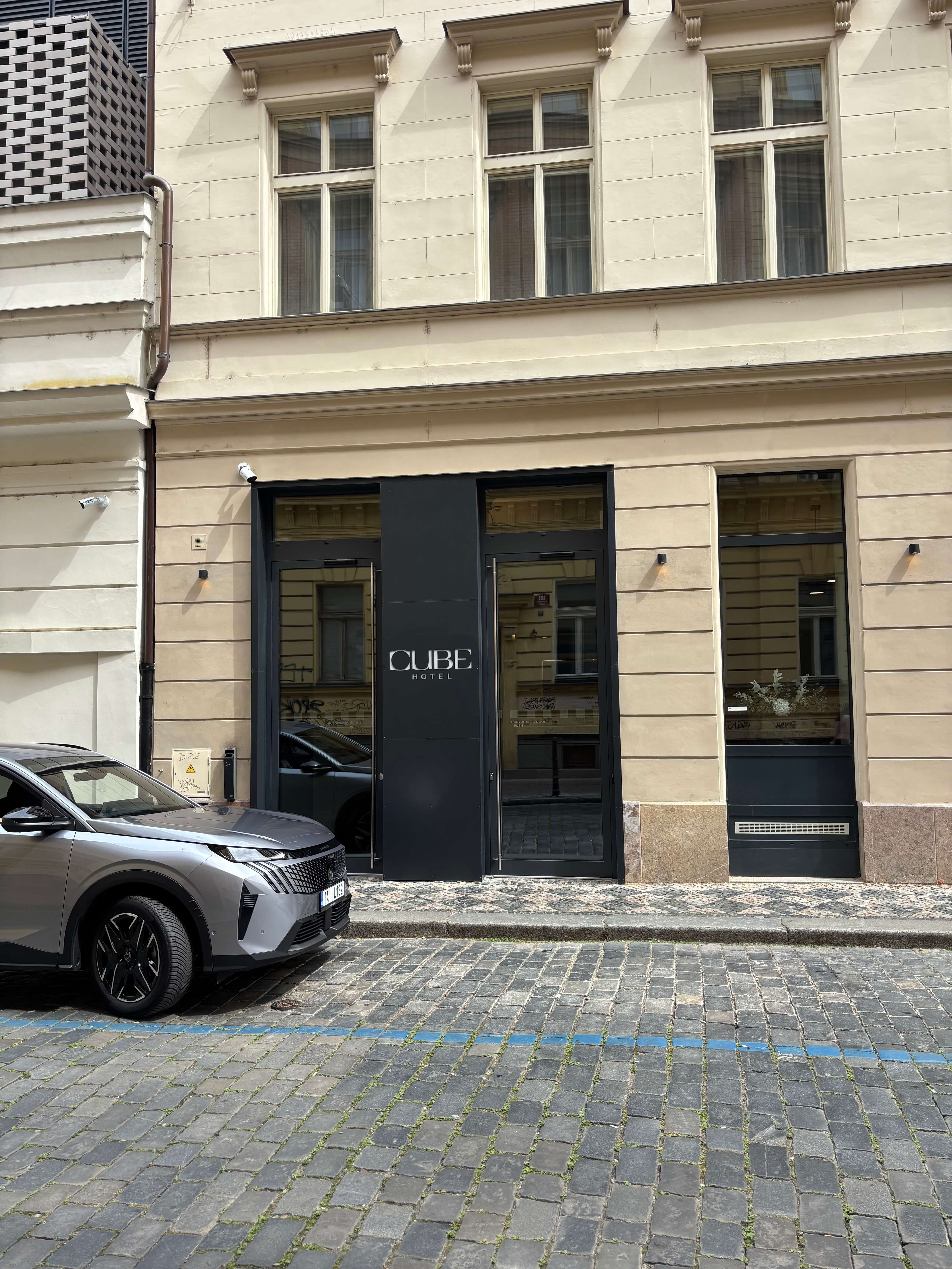Hotel CUBE Prague Ansicht 2