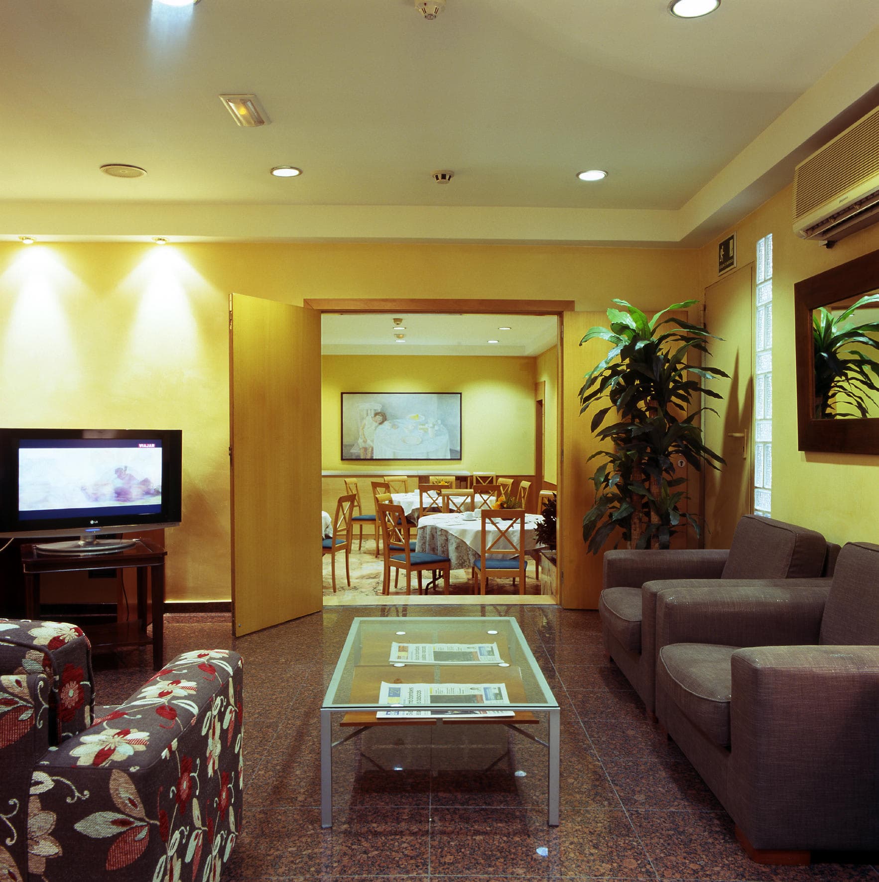 Hotel Catalonia Castellnou Ansicht 9