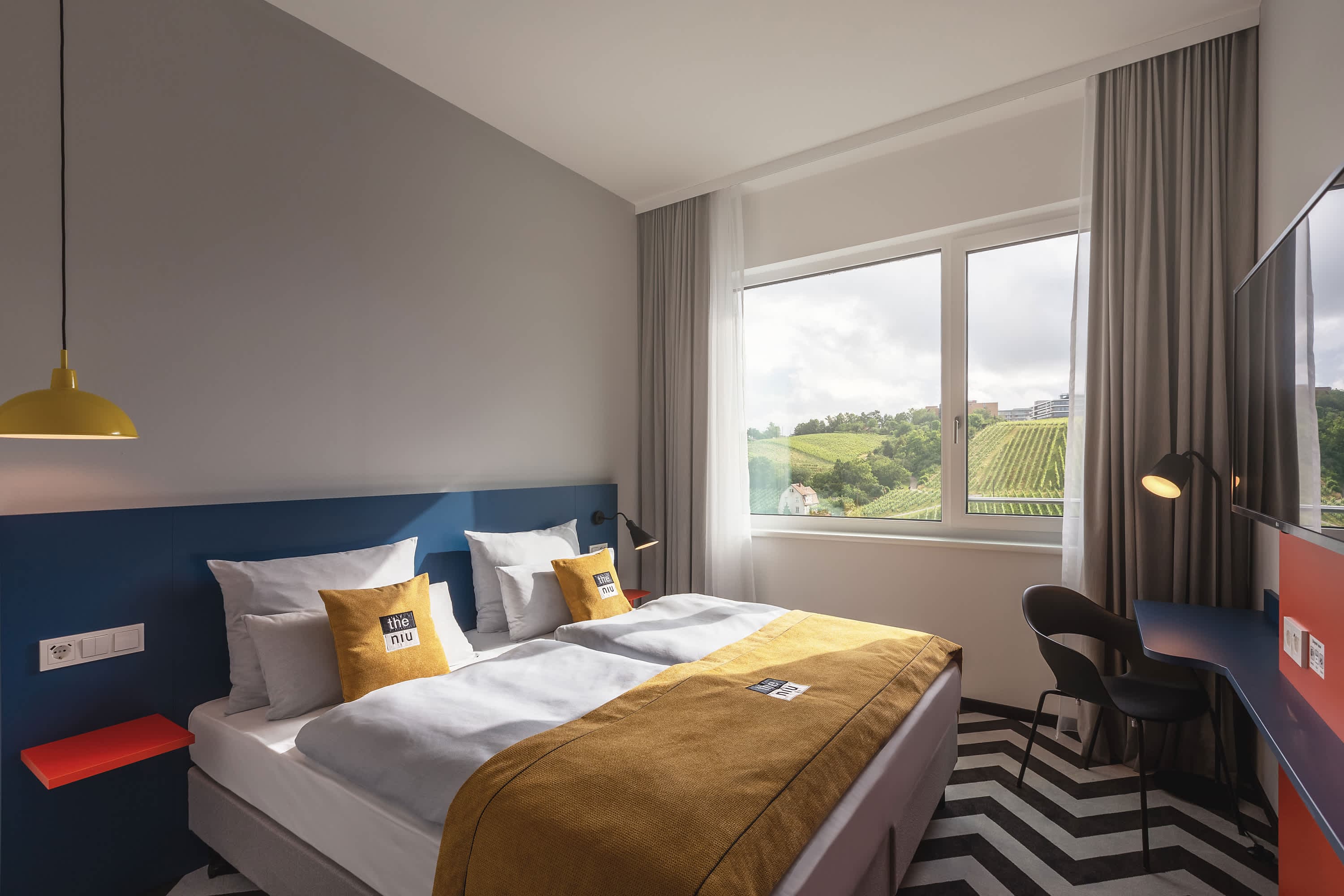 Holiday Inn - the niu, Form Stuttgart Feuerbach