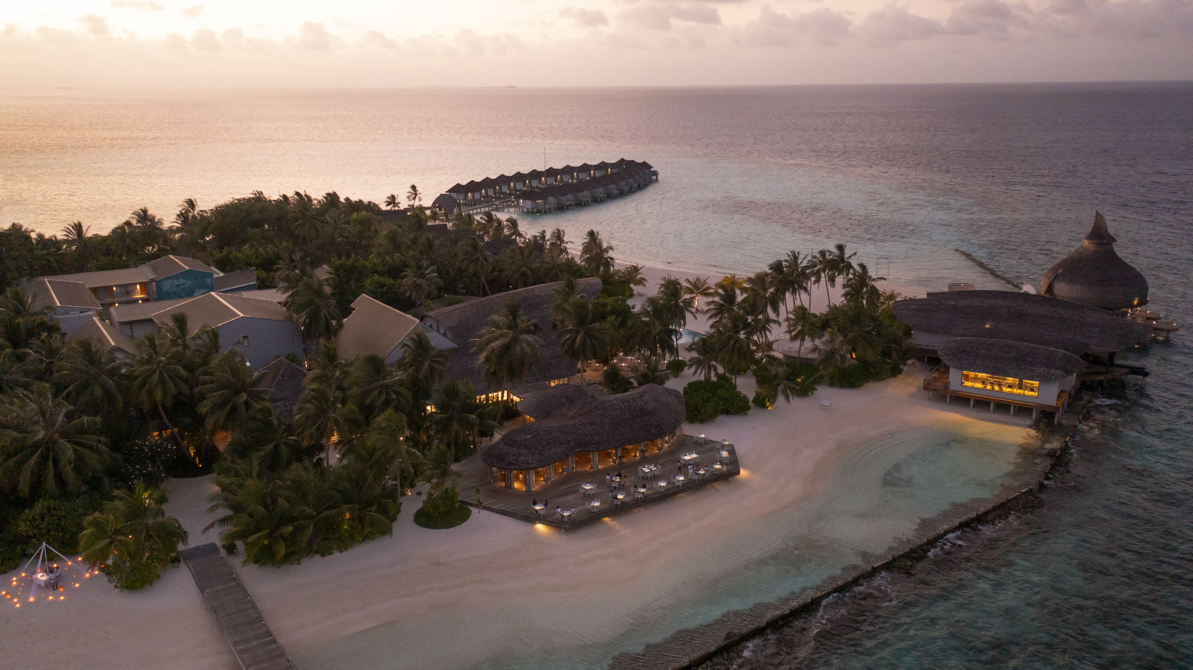 Outrigger Maldives Maafushivaru Resort Ansicht 2