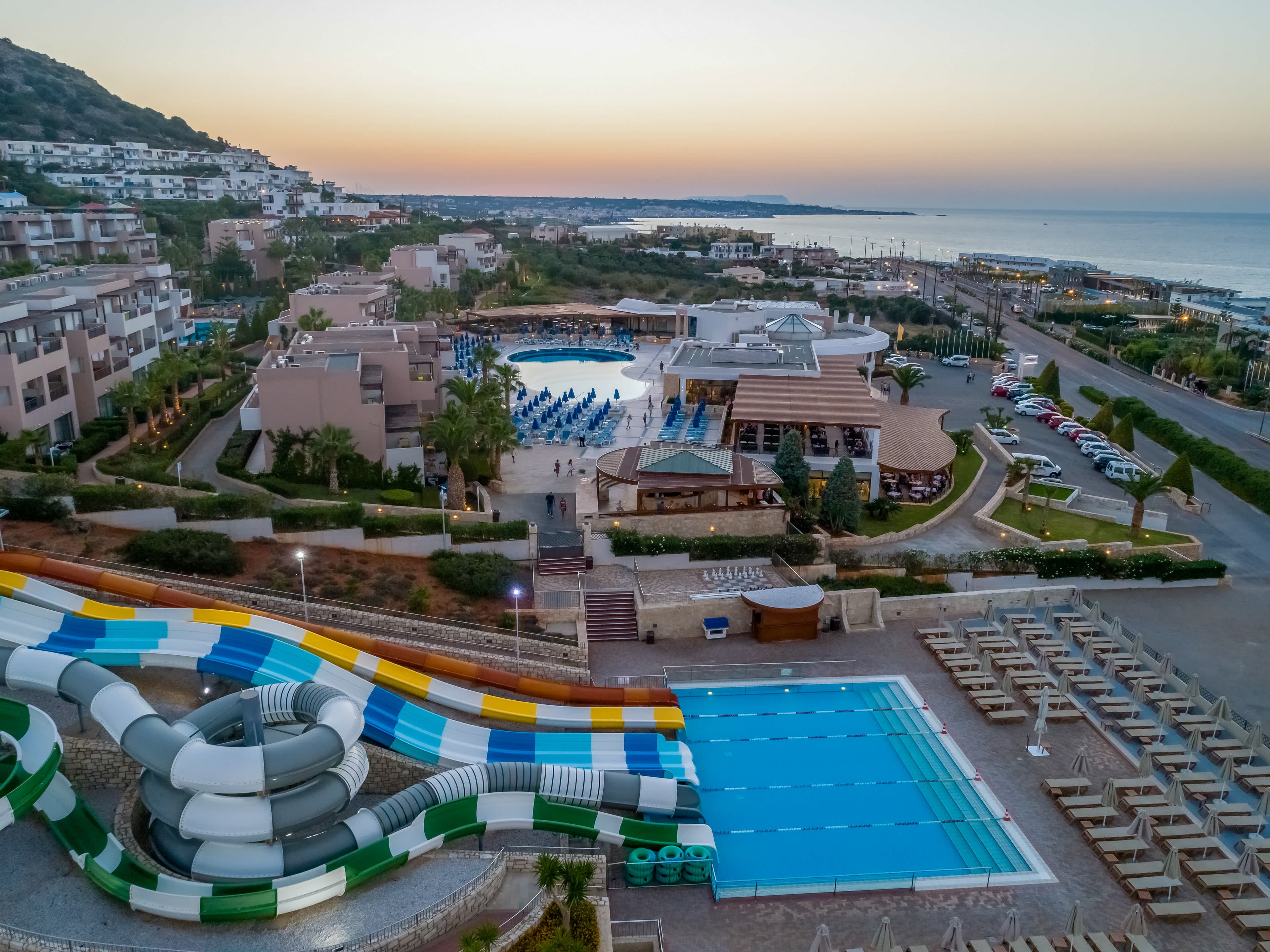 Grand Hotel Holiday Resort Ansicht 2