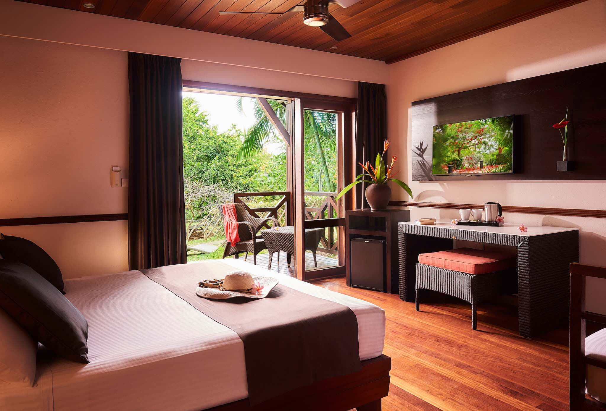 Iloha Seaview Hotel Ansicht 4